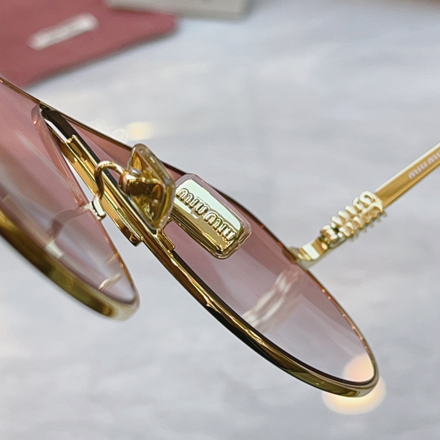 ，【MIUMI*】缪*缪新款太阳镜🕶️，ModSMU A56，SIZE66-02-140