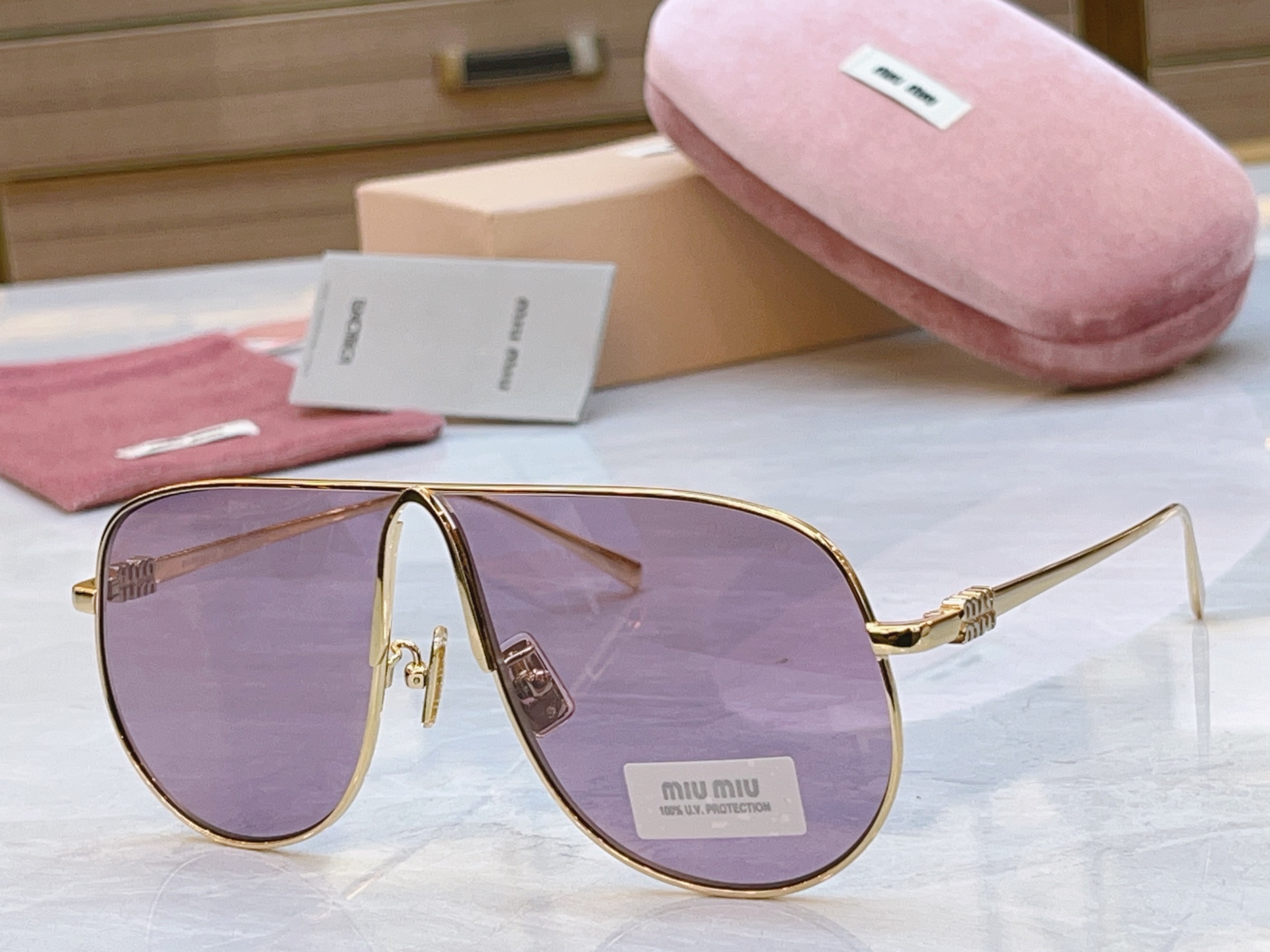 ，【MIUMI*】缪*缪新款太阳镜🕶️，ModSMU A56，SIZE66-02-140