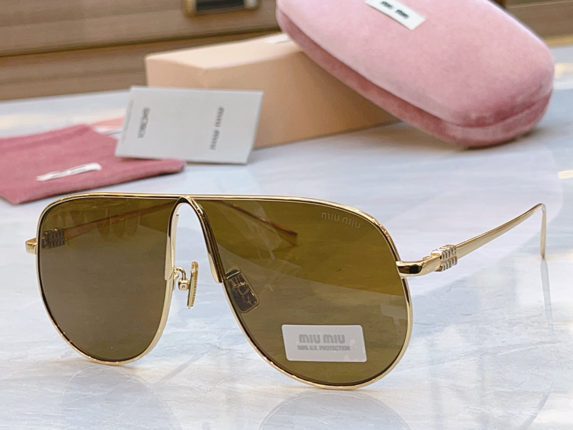 ，【MIUMI*】缪*缪新款太阳镜🕶️，ModSMU A56，SIZE66-02-140