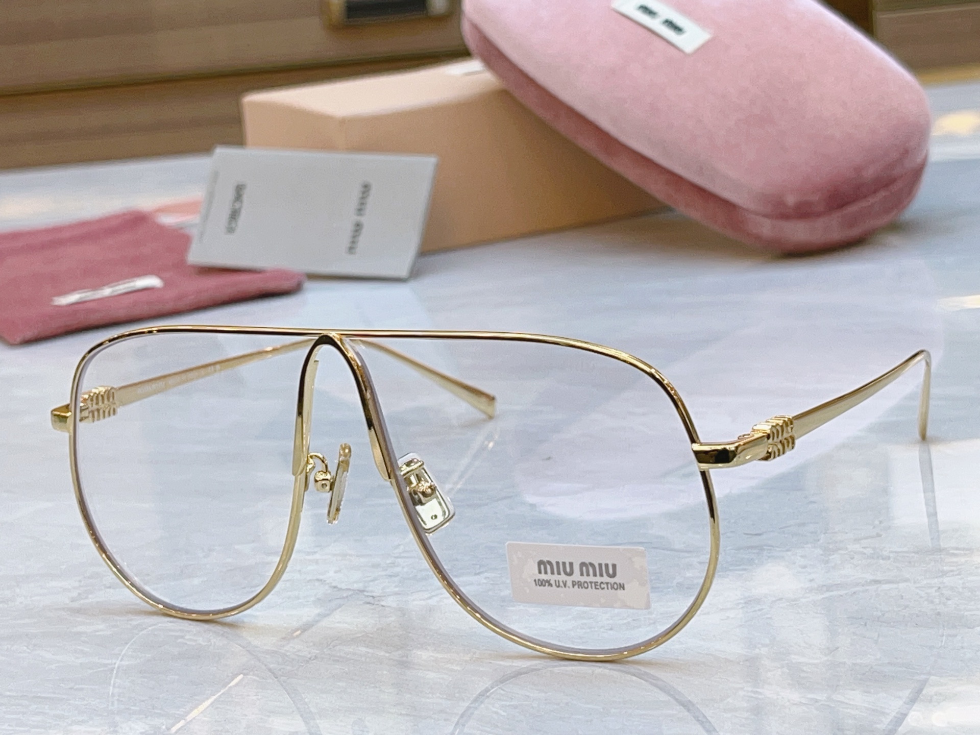 ，【MIUMI*】缪*缪新款太阳镜🕶️，ModSMU A56，SIZE66-02-140