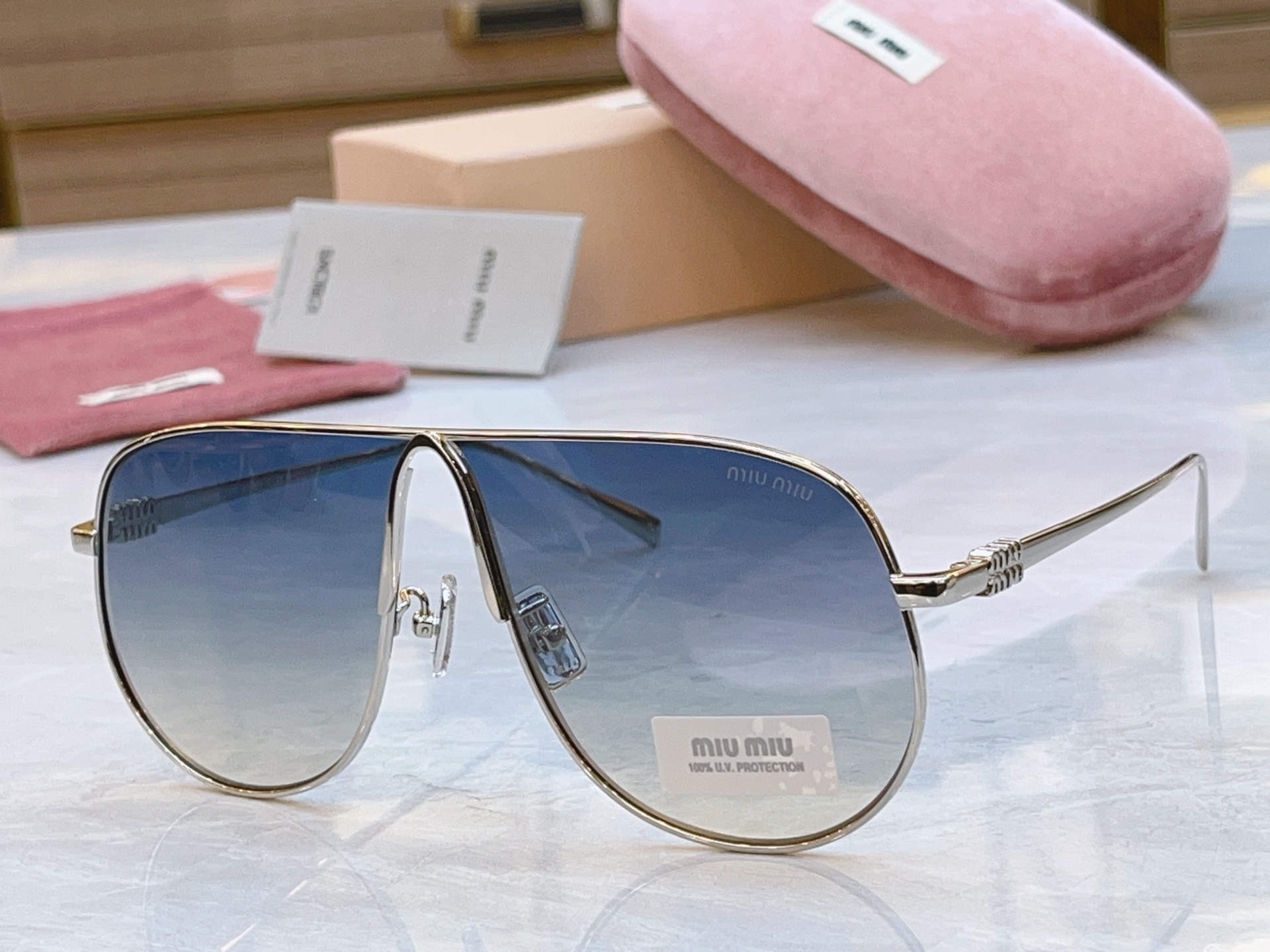 ，【MIUMI*】缪*缪新款太阳镜🕶️，ModSMU A56，SIZE66-02-140