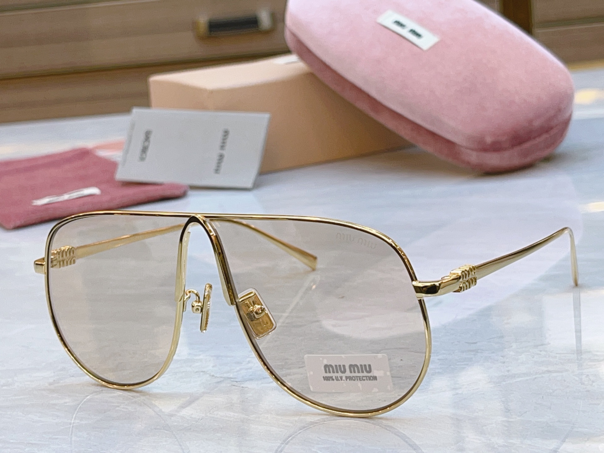 ，【MIUMI*】缪*缪新款太阳镜🕶️，ModSMU A56，SIZE66-02-140