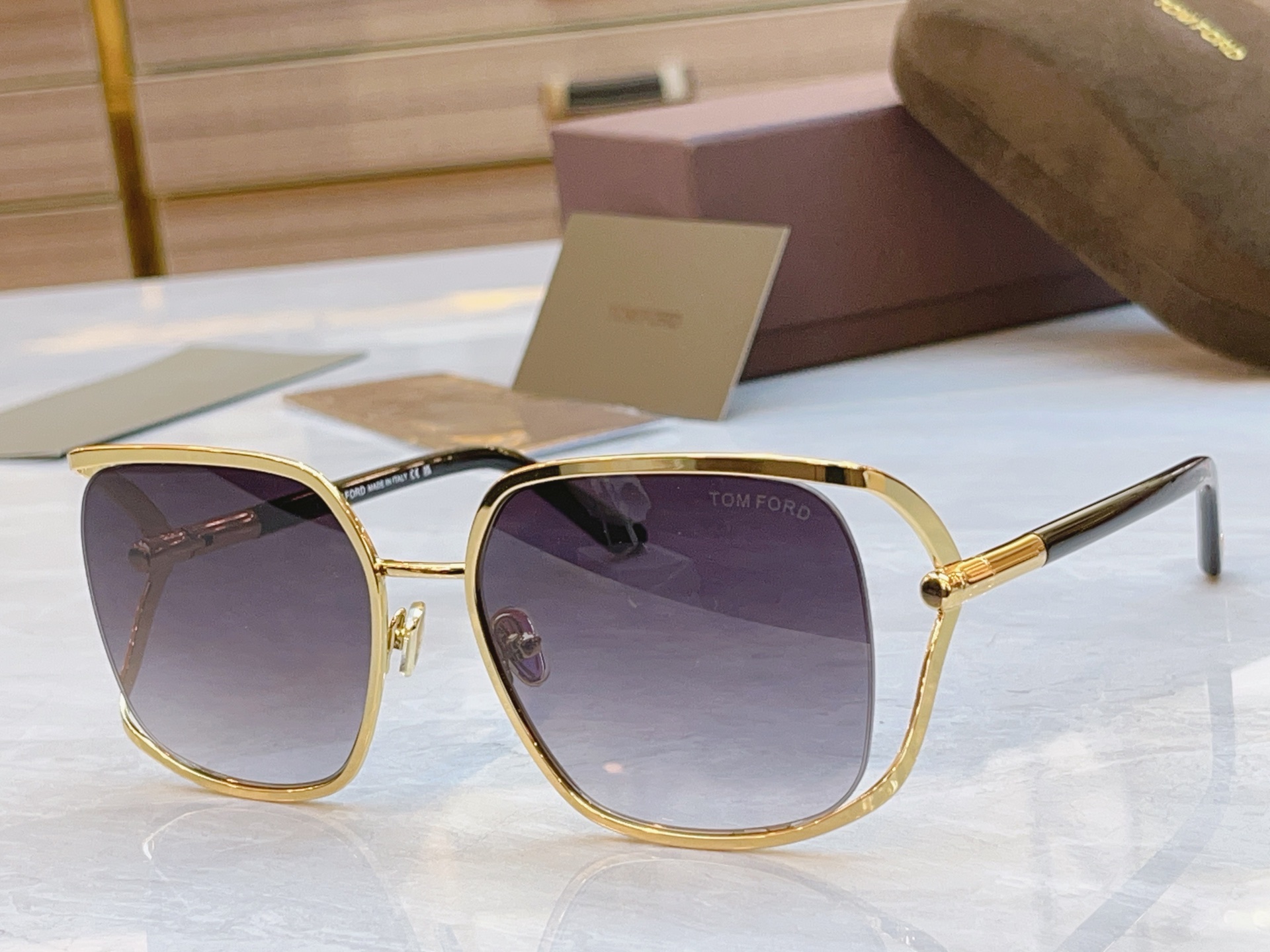 ，【TOM FOR*】汤姆*福特新款太阳镜🕶️，MODEL：TF 1092，SIZE：60口19-130