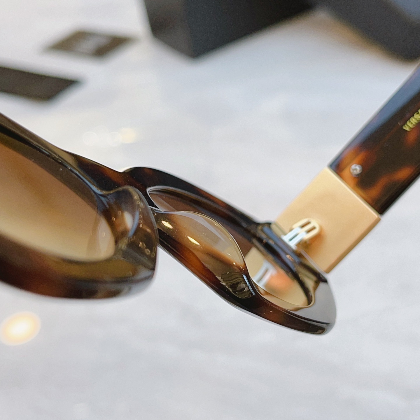 ，【VERSAC*】范思*哲新款太阳镜，
MODEL：VE4466，SIZE：53口21-145