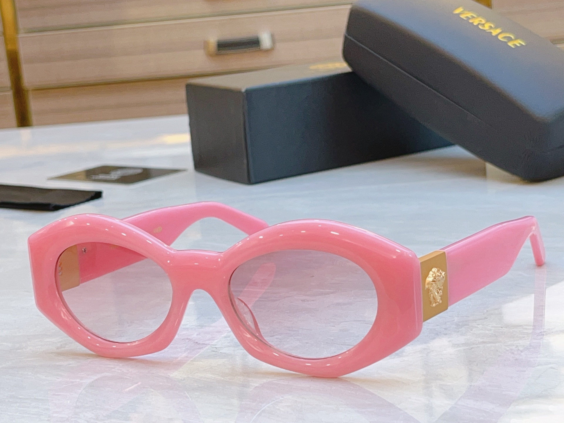 ，【VERSAC*】范思*哲新款太阳镜，
MODEL：VE4466，SIZE：53口21-145