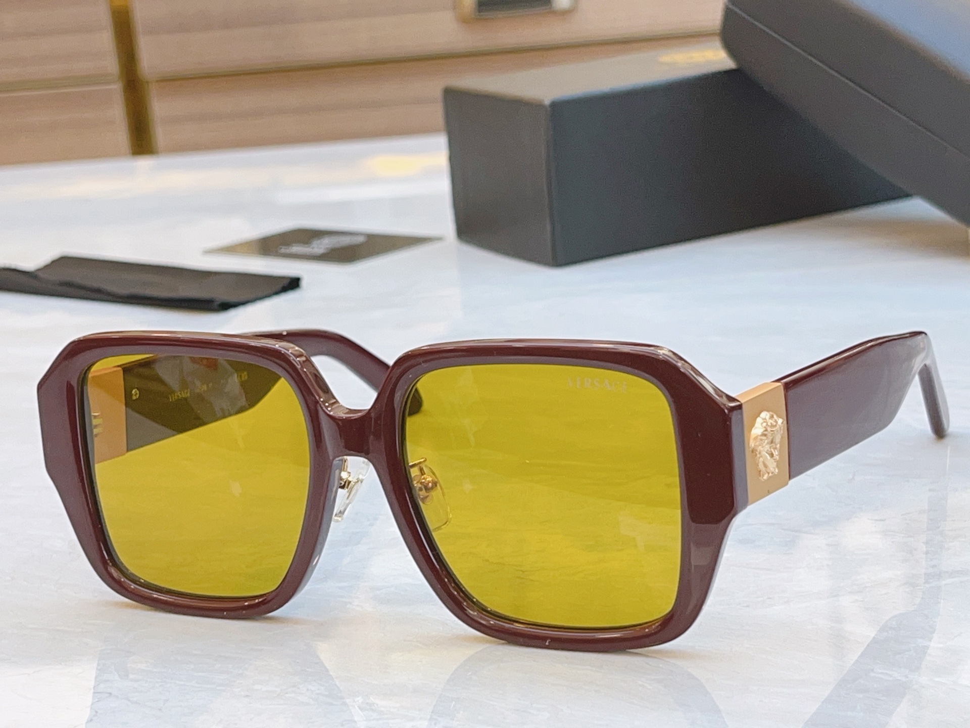 ，【VERSAC*】范思*哲新款太阳镜，
MODEL：VE4466，SIZE：53口21-145