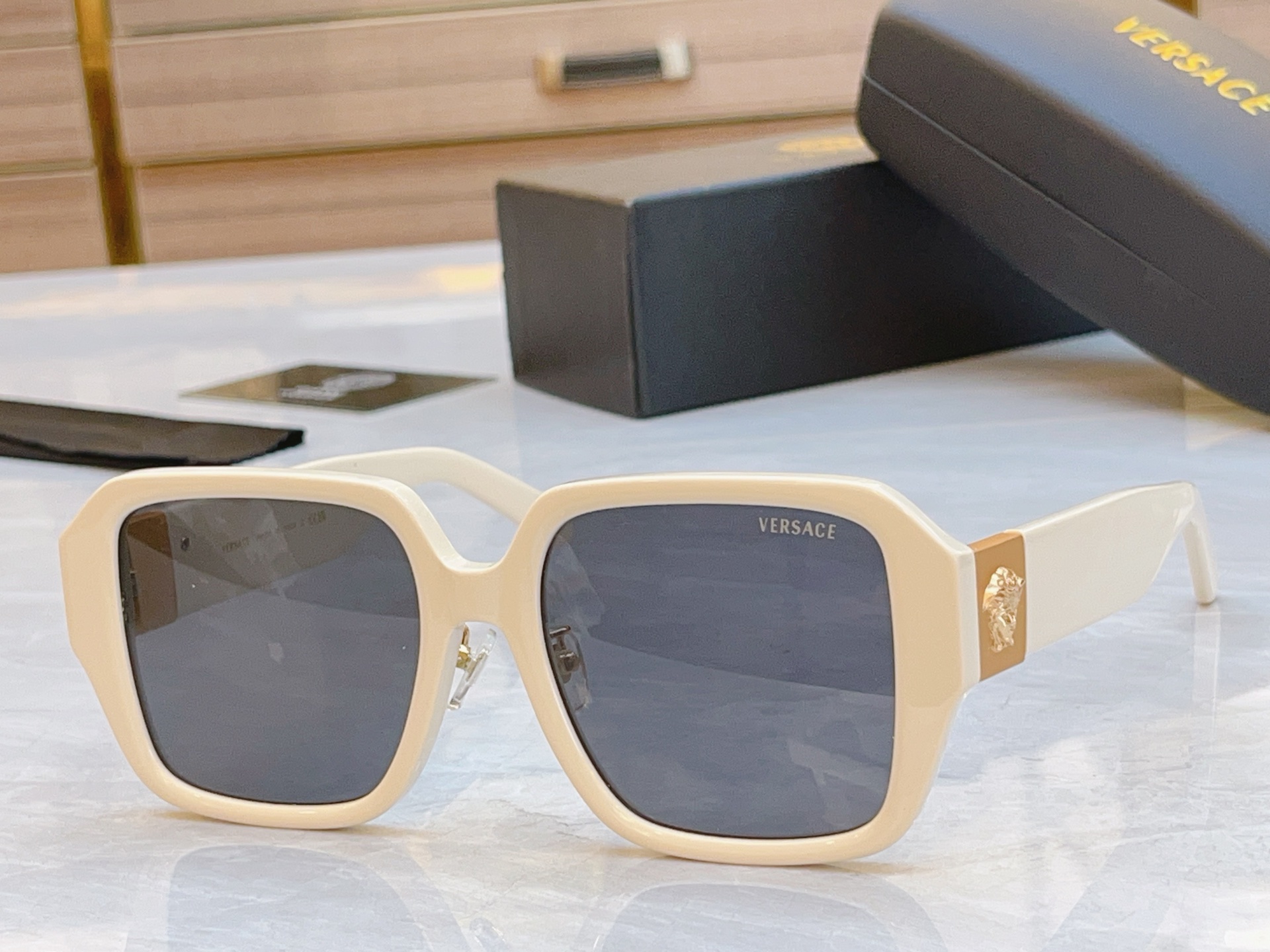 NO:368999,,【VERSAC*】Van Sizhe new sunglasses, MODELVE4466, SIZE53-port 21-145 glasses sunglasses, glasses, versace, versace19860909,【VERSAC*】范思*哲新款太阳镜, MODELVE4466,SIZE53口21-145眼镜墨镜太阳镜,眼镜,versace,versace,glasses