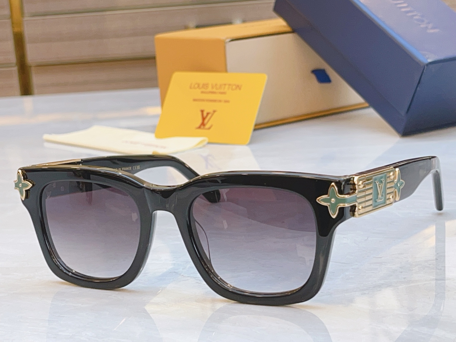 ，【LOUIS VUITTO*】路易*威登新款太阳镜，MODEL：Z2013U，SIZE：52口21-1