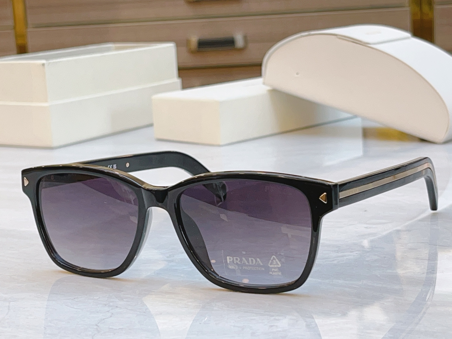 ，【PRAD*】普拉*达新款太阳镜🕶️，MODEL：VPR B01V，SIZE：54口18-150