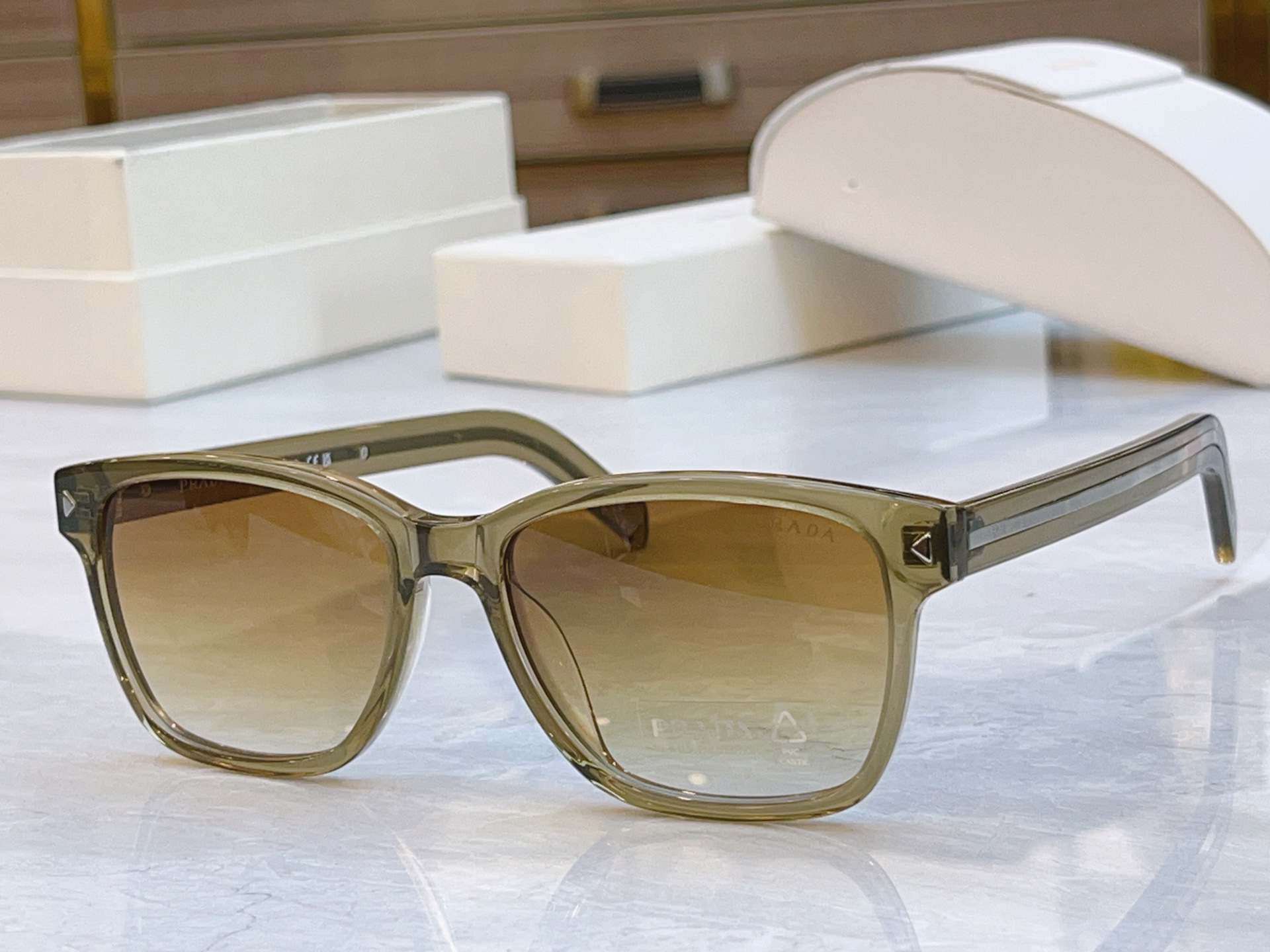 ，【PRAD*】普拉*达新款太阳镜🕶️，MODEL：VPR B01V，SIZE：54口18-150