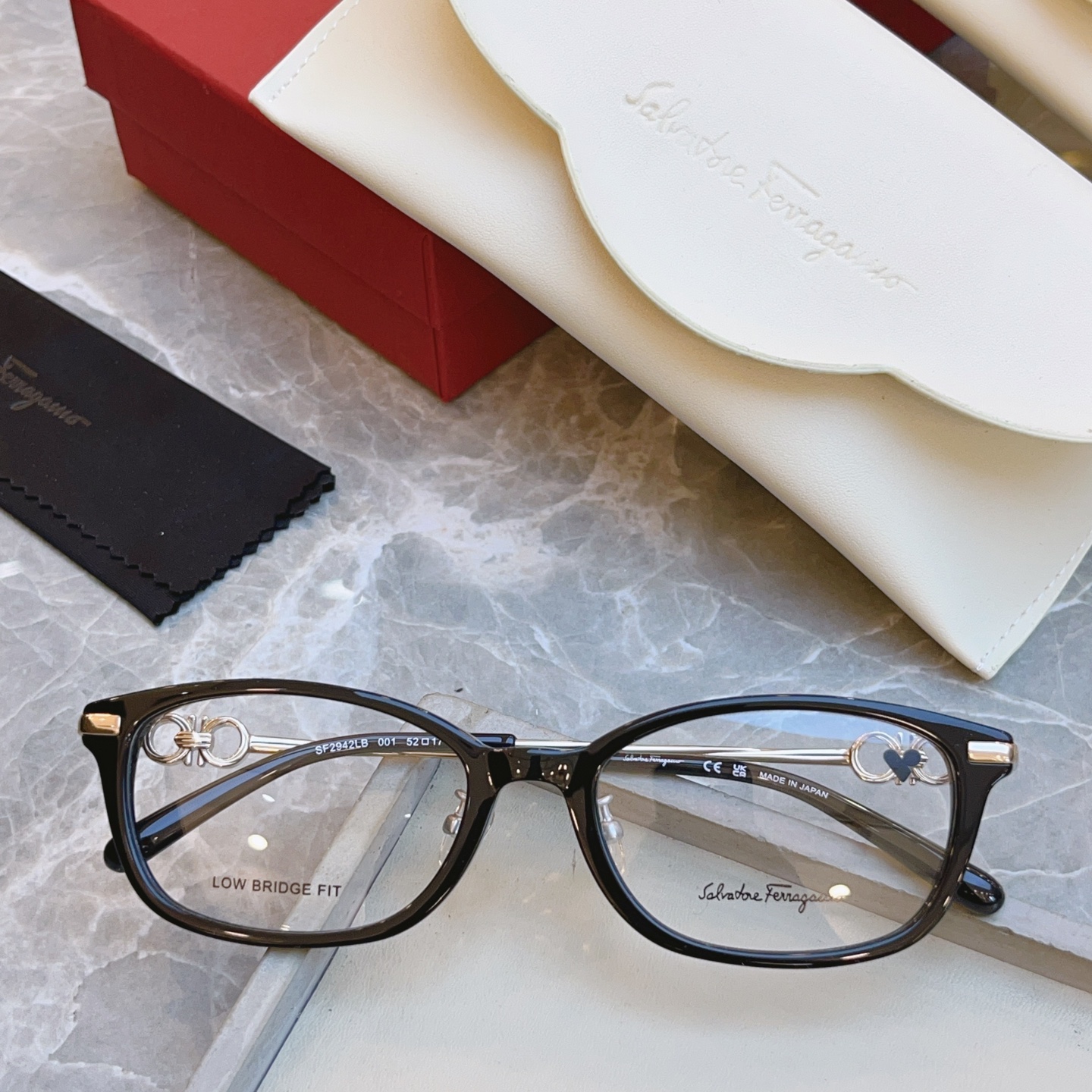 ，【Salvatore ferragam*】 菲拉*格慕 新款眼镜架，MODEL：SF2942LB，SI