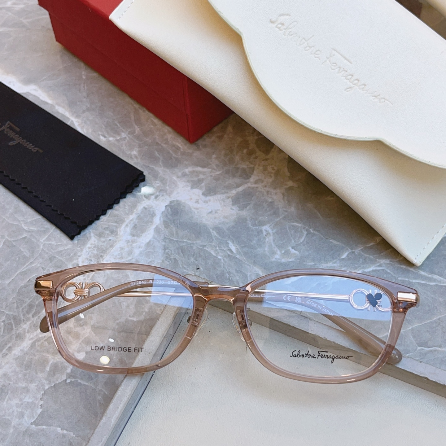 ，【Salvatore ferragam*】 菲拉*格慕 新款眼镜架，MODEL：SF2942LB，SI
