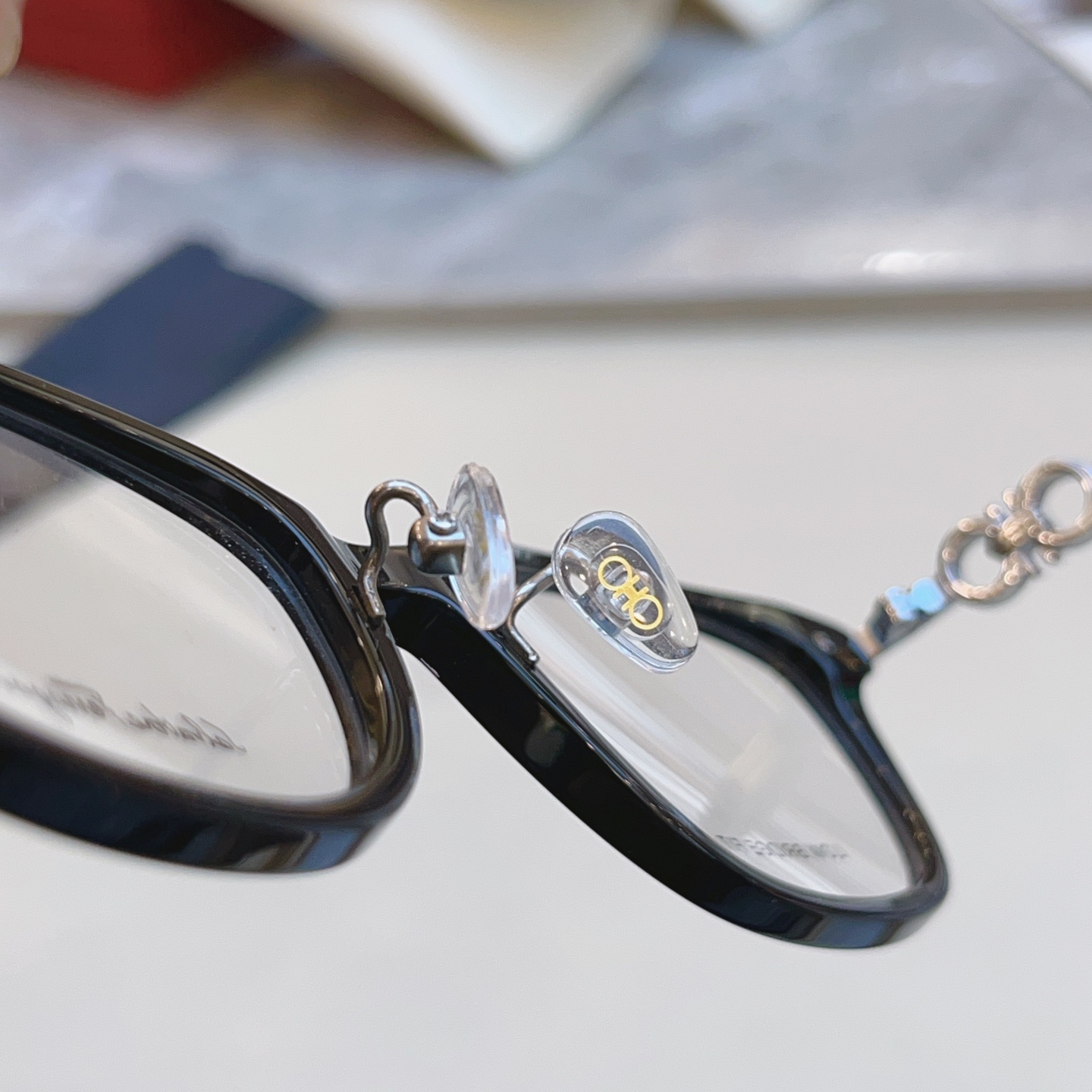 ，【Salvatore ferragam*】 菲拉*格慕 新款眼镜架，MODEL：SF2942LB，SI