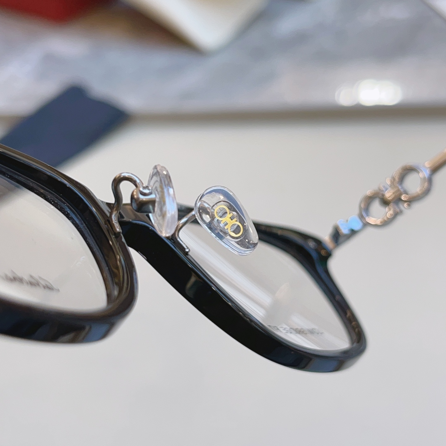 ，【Salvatore ferragam*】 菲拉*格慕 新款眼镜架，MODEL：SF2942LB，SI