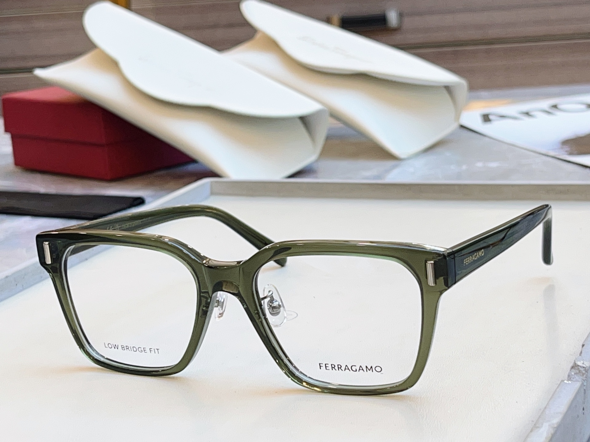 ，【Salvatore ferragam*】 菲拉*格慕 新款眼镜架，MODEL：SF3019LB，SI