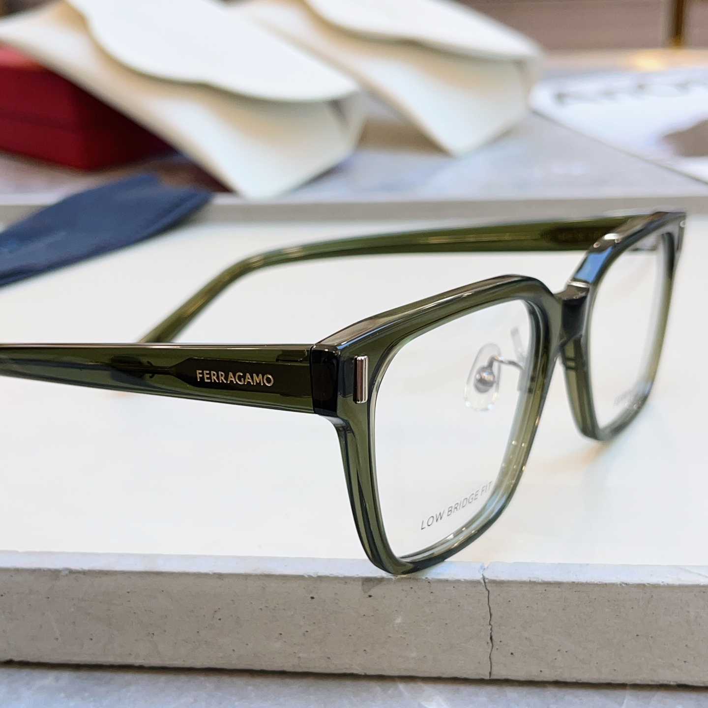 ，【Salvatore ferragam*】 菲拉*格慕 新款眼镜架，MODEL：SF3019LB，SI