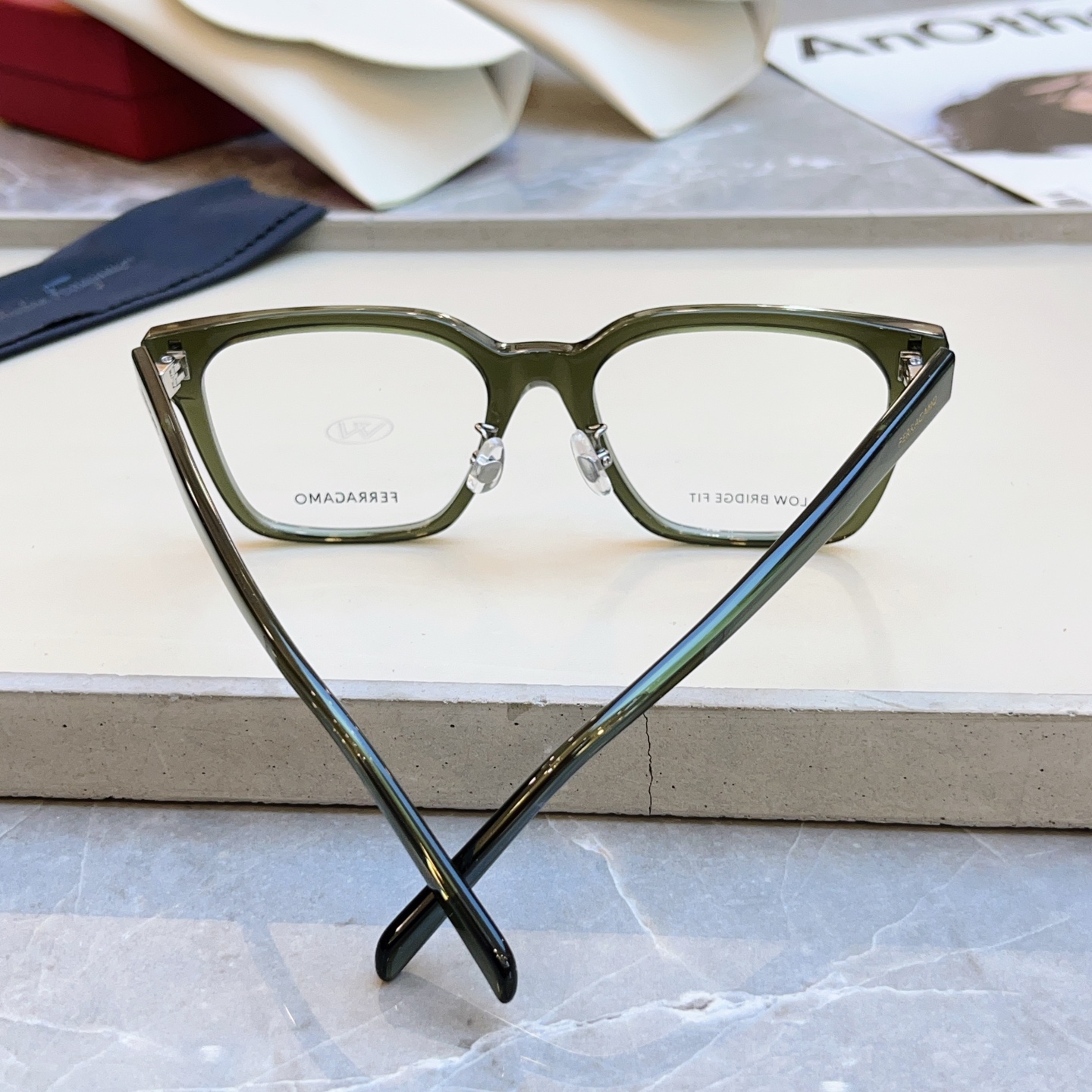 ，【Salvatore ferragam*】 菲拉*格慕 新款眼镜架，MODEL：SF3019LB，SI