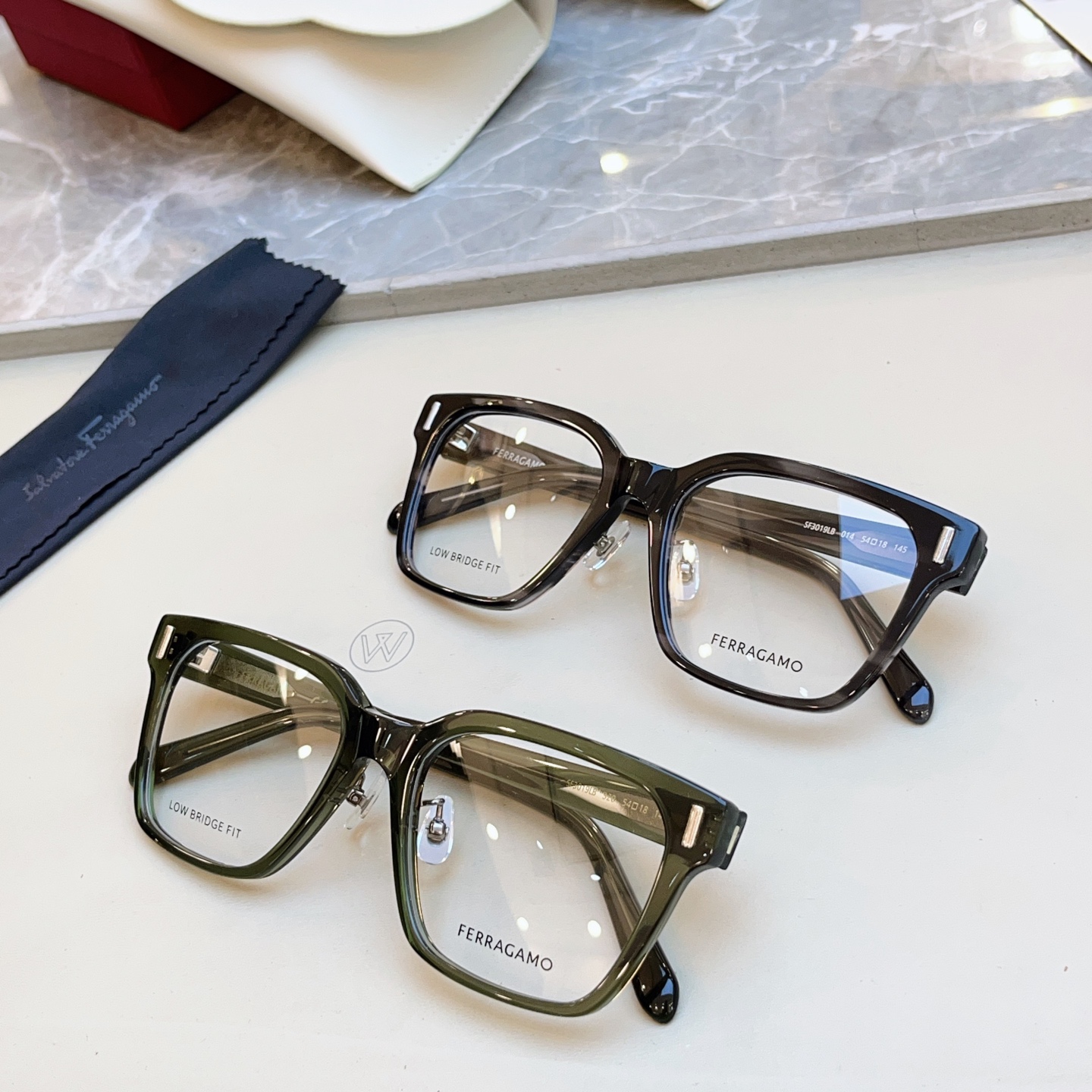 ，【Salvatore ferragam*】 菲拉*格慕 新款眼镜架，MODEL：SF3019LB，SI