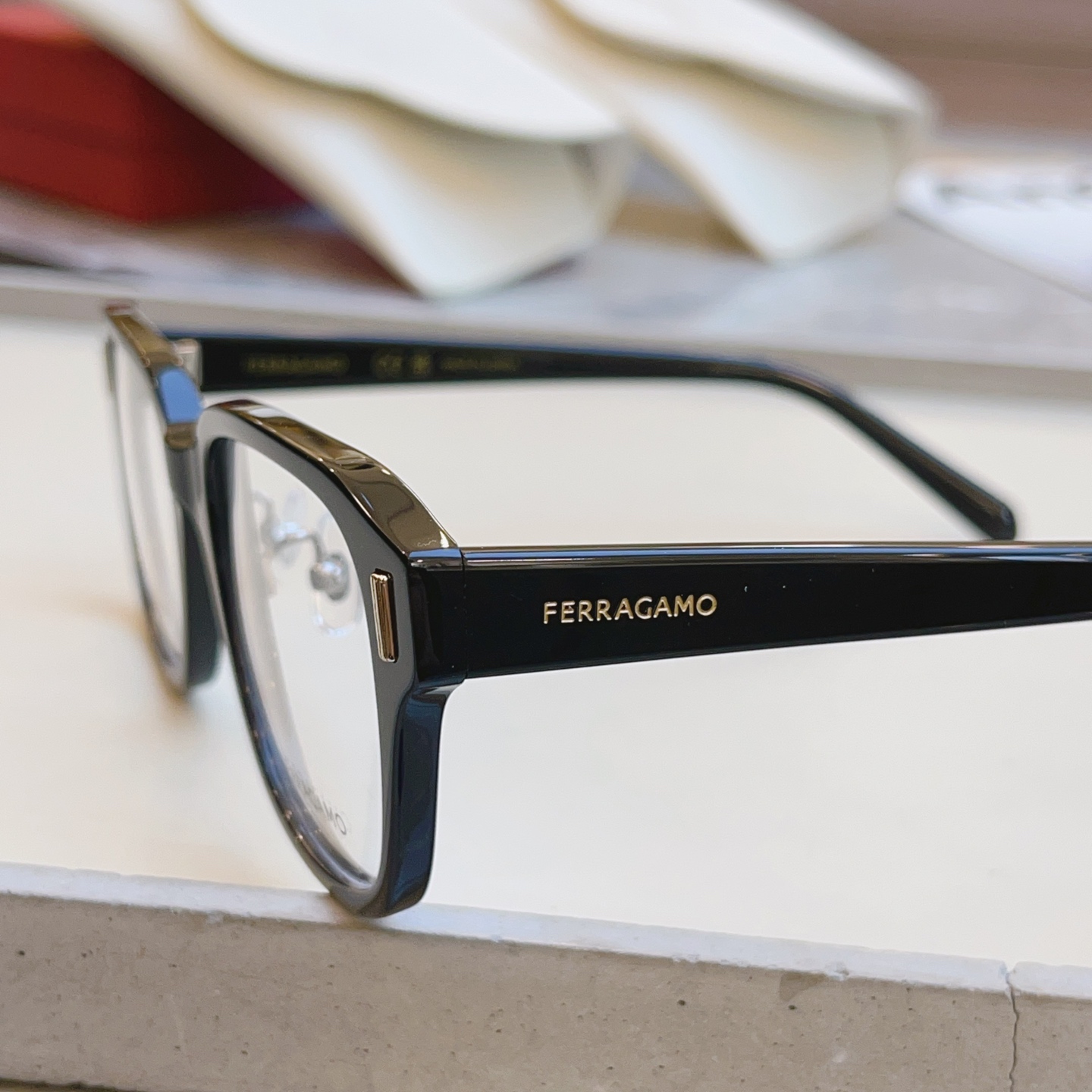 ，【Salvatore ferragam*】 菲拉*格慕 新款眼镜架，MODEL：SF3020LB，SI