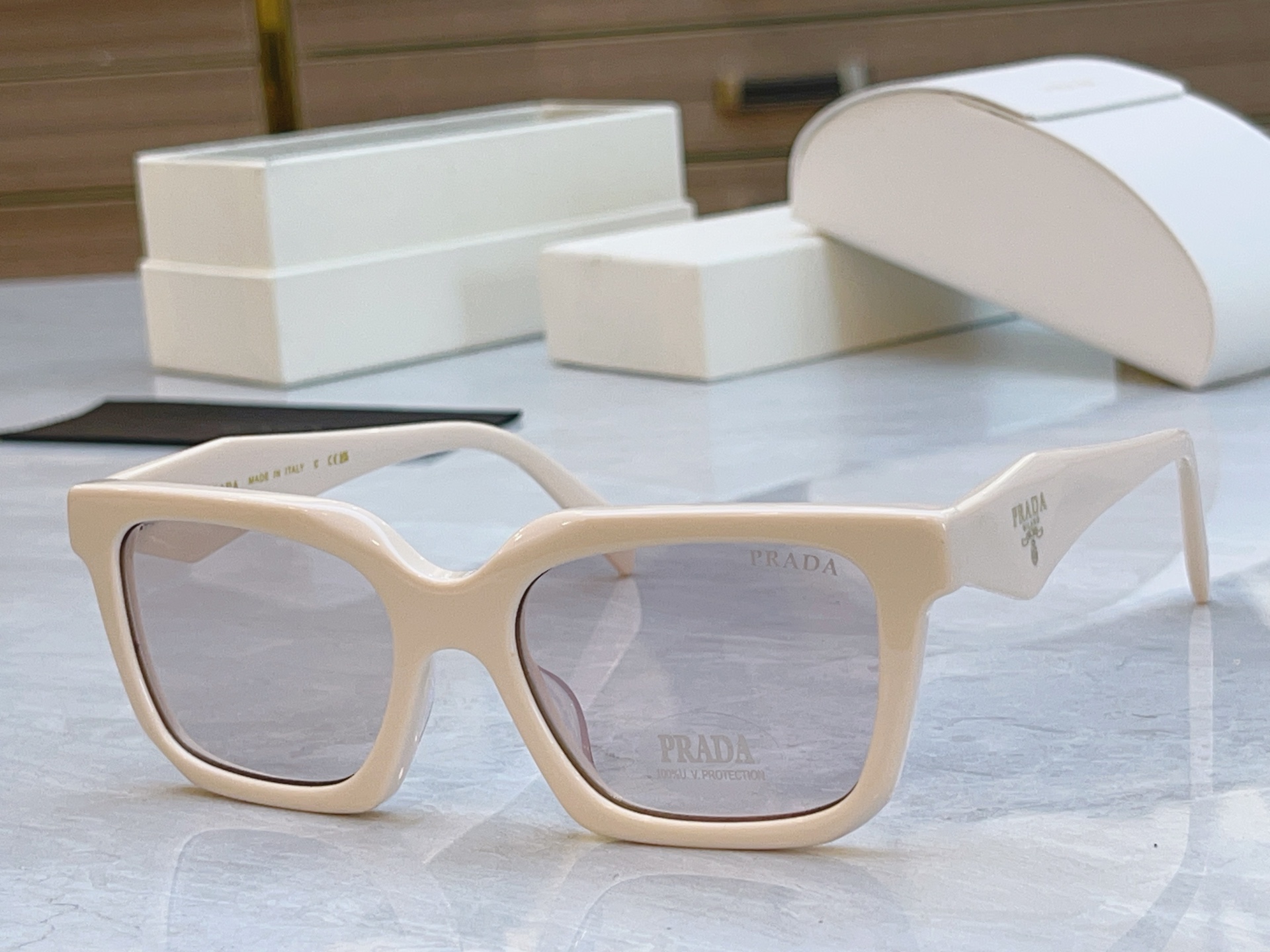 ，【PRAD*】普拉*达新款太阳镜🕶️，MODEL：PR 1754LS，SIZE：54口19-145