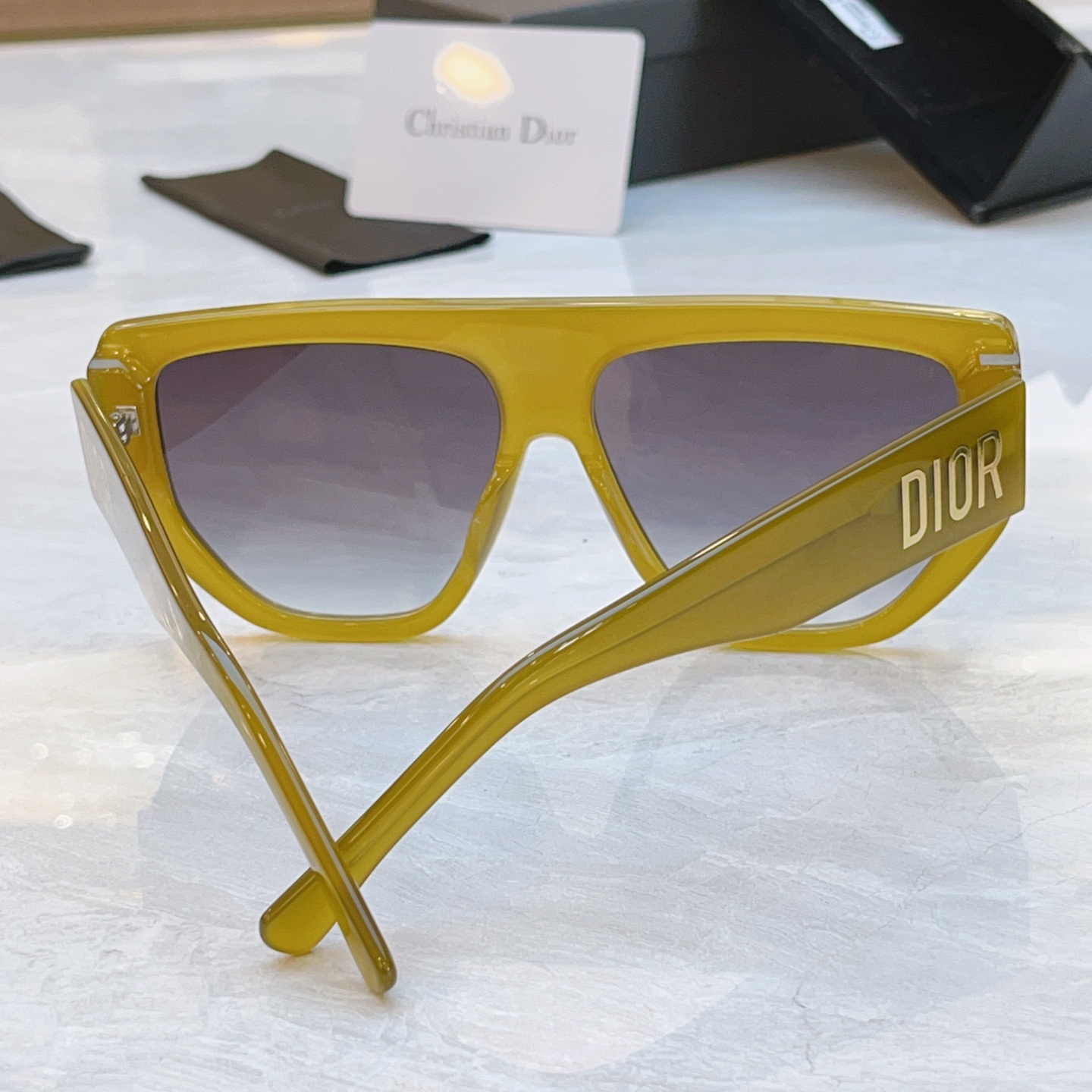 ，【DIO* 】迪*奥新款太阳镜，
MODEL：DSGTA10UCR，SIZE：60口14-142