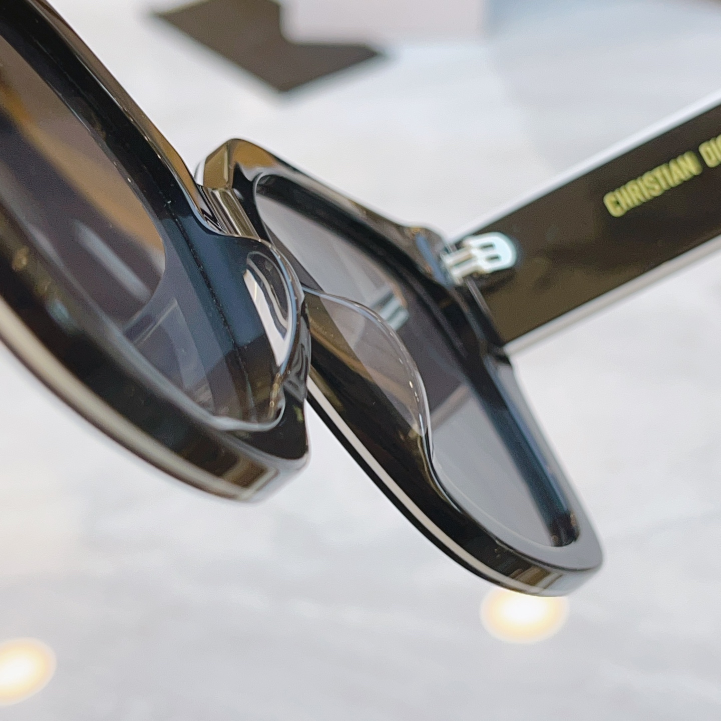 ，【DIO* 】迪*奥新款太阳镜，
MODEL：5289，SIZE：56口19-145