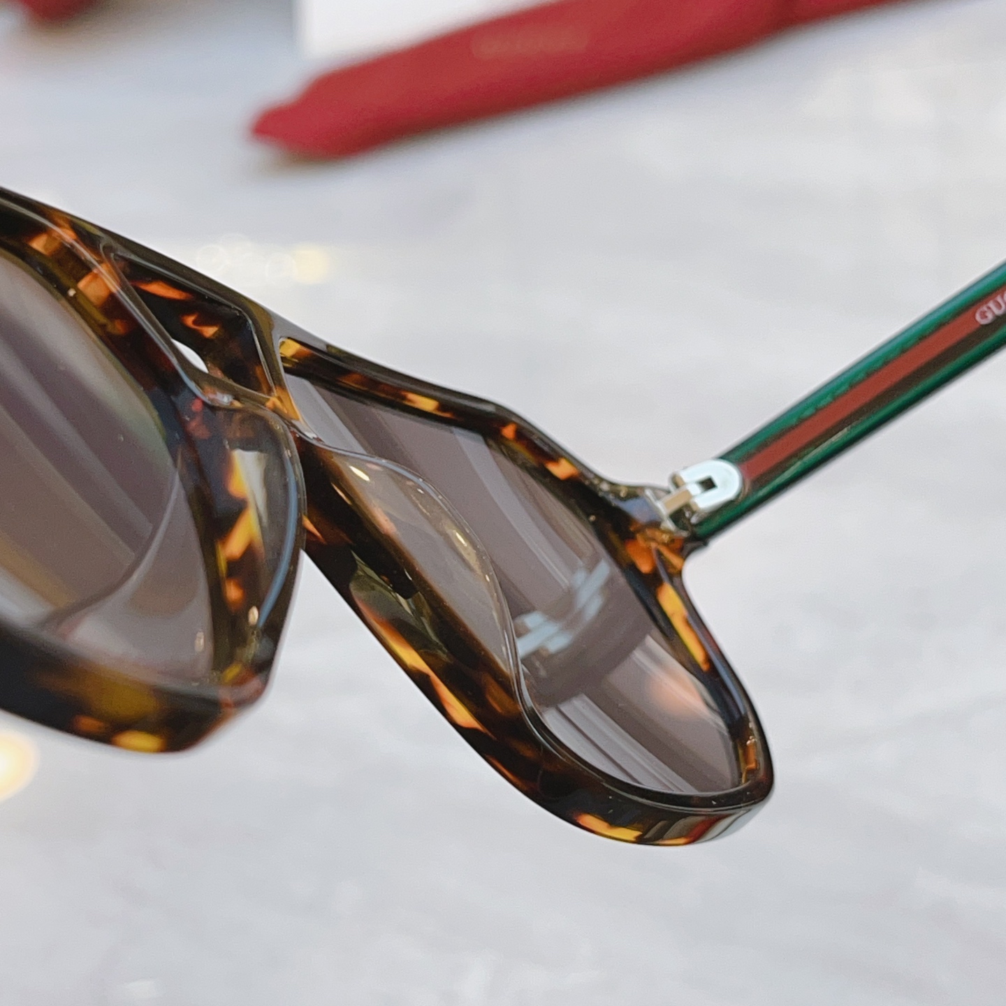 ，【GUCC*】古*驰新款太阳镜，MODEL：GG1366，SIZE：59口15-145