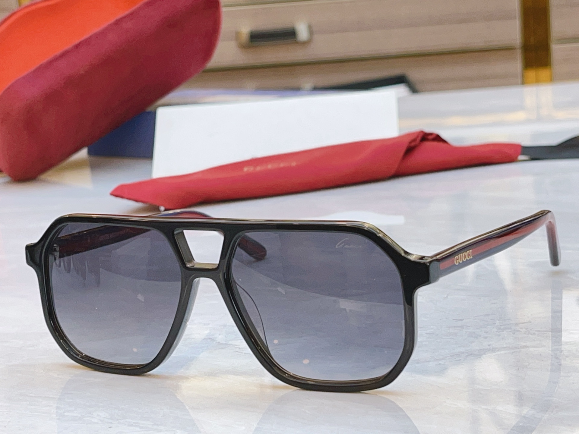 ，【GUCC*】古*驰新款太阳镜，MODEL：GG1366，SIZE：59口15-145