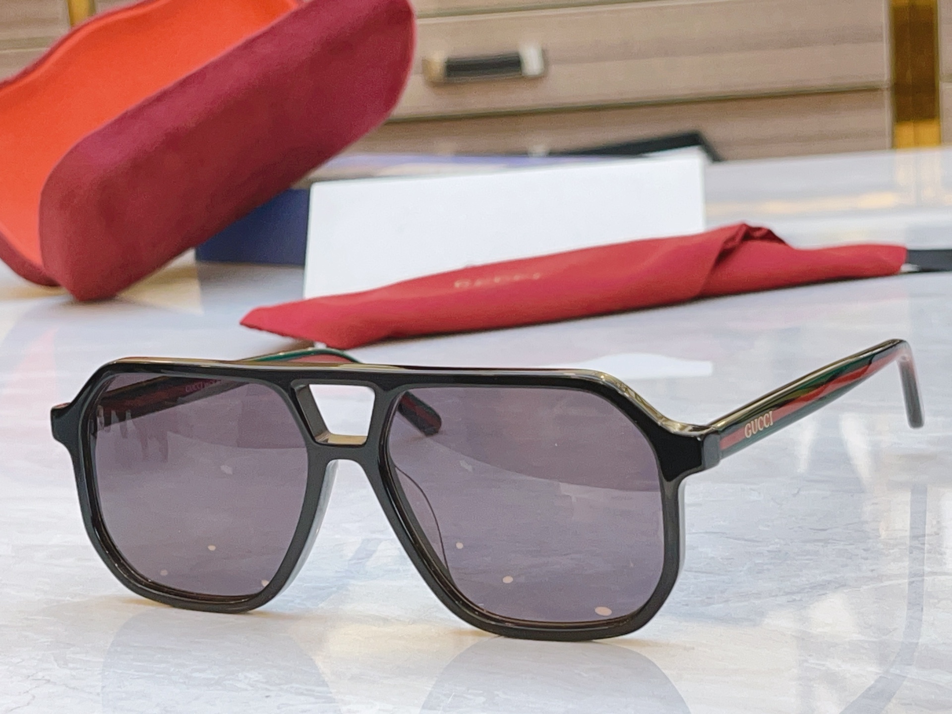 ，【GUCC*】古*驰新款太阳镜，MODEL：GG1366，SIZE：59口15-145