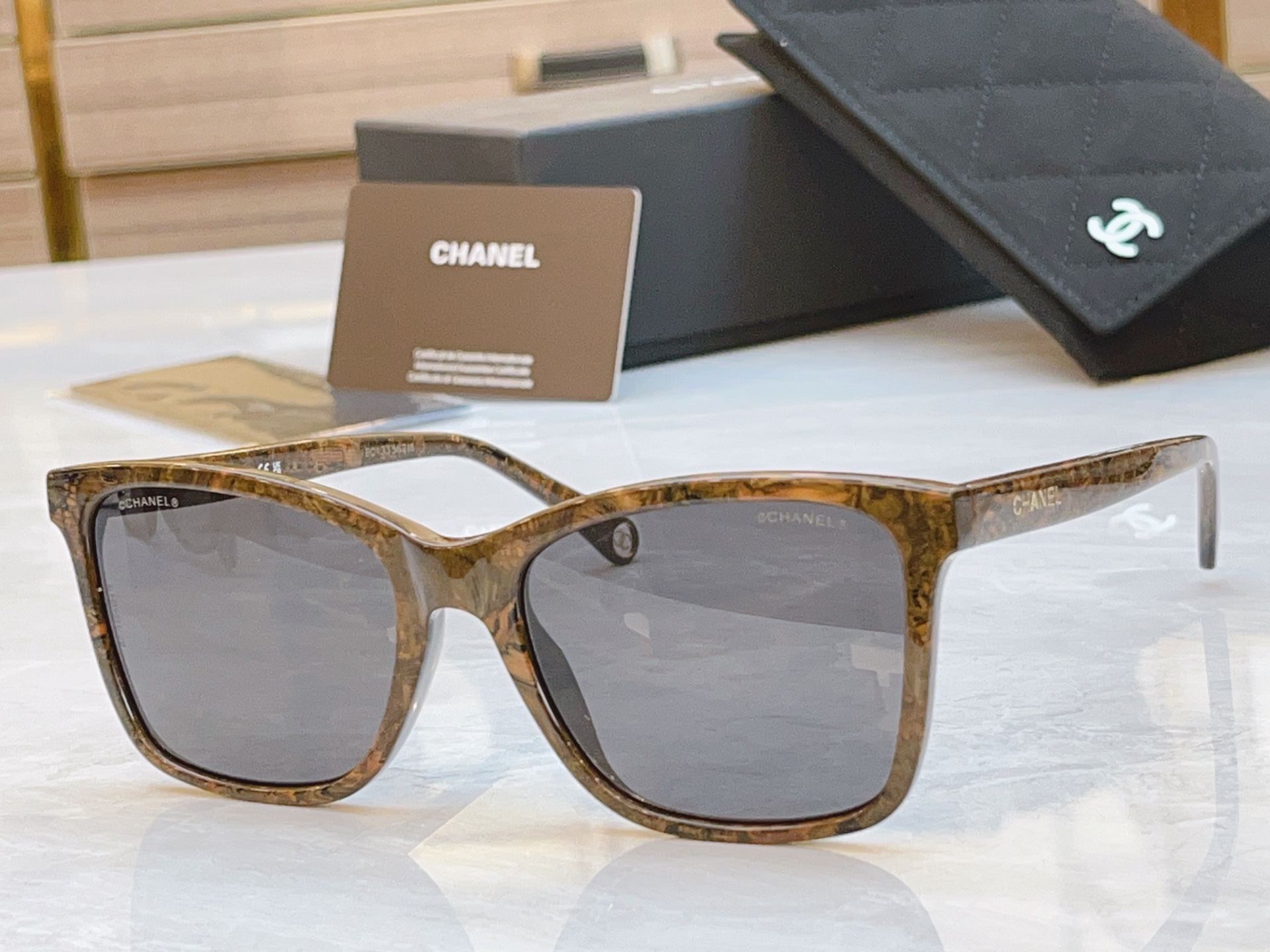 ，【CHANE*】香奈儿新款太阳镜，MODEL：CH5551U，SIZE：56口21-145