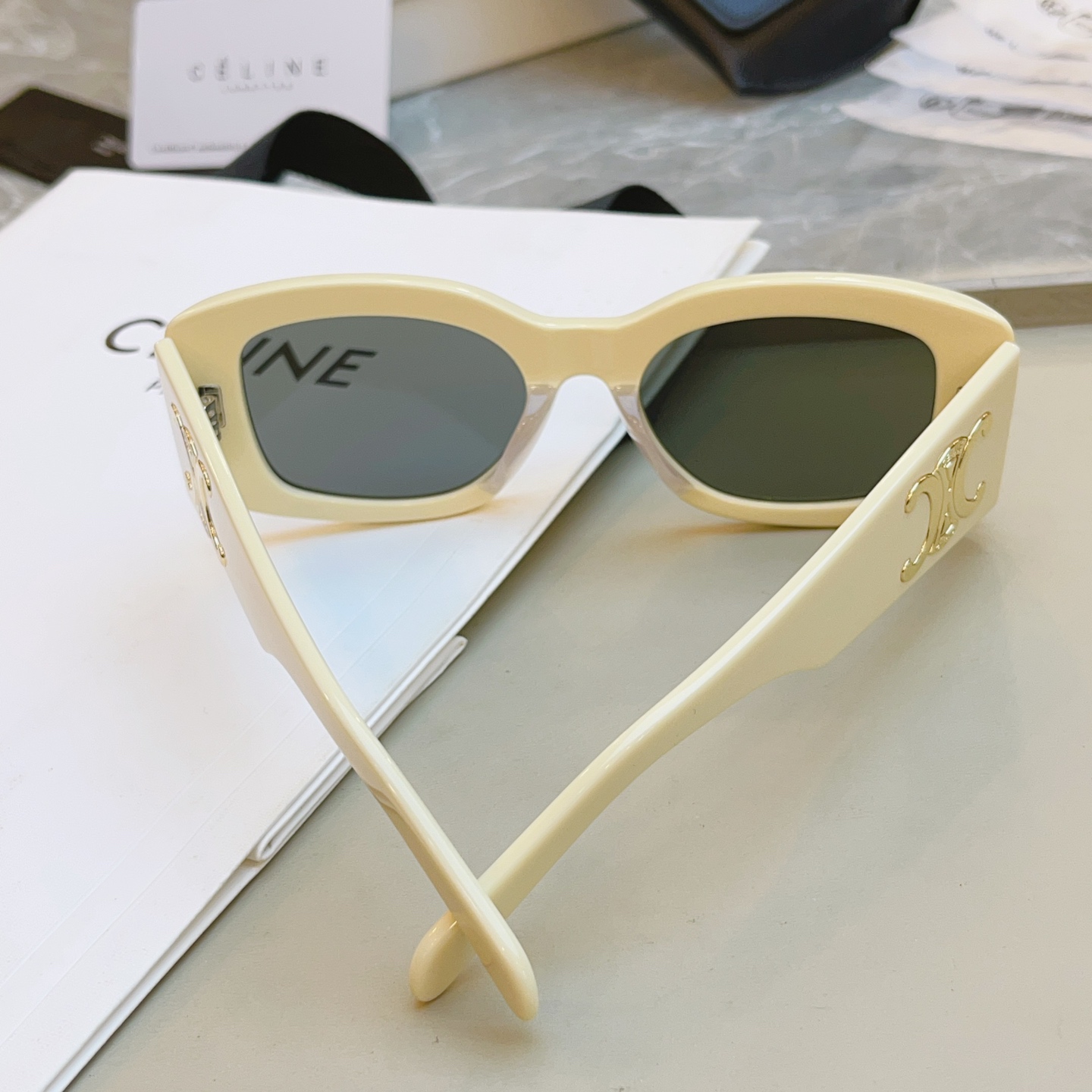 ，【CELIN*】赛*琳新款太阳镜， 原单高品质，MODELCL40282U ，SIZE 53口18-1