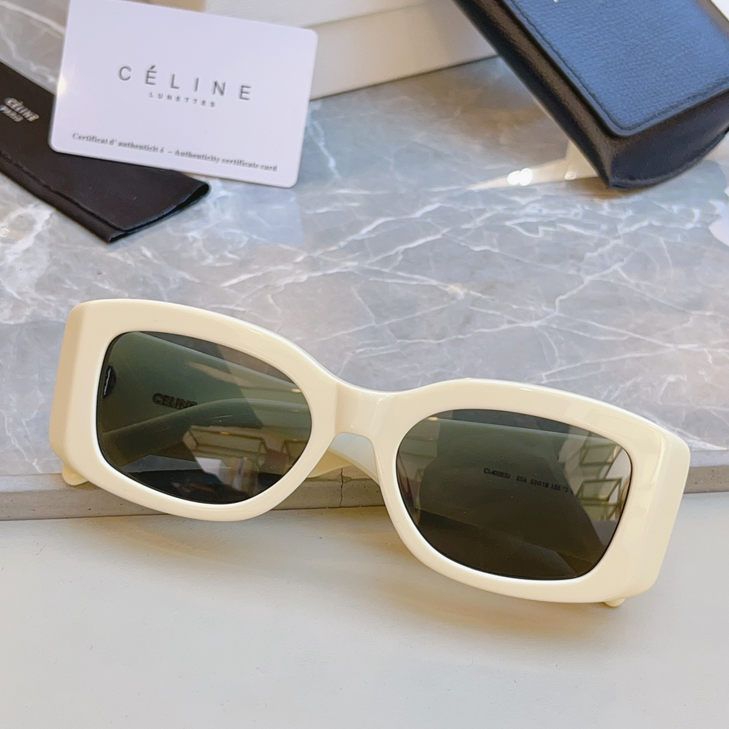 ，【CELIN*】赛*琳新款太阳镜， 原单高品质，MODELCL40282U ，SIZE 53口18-1