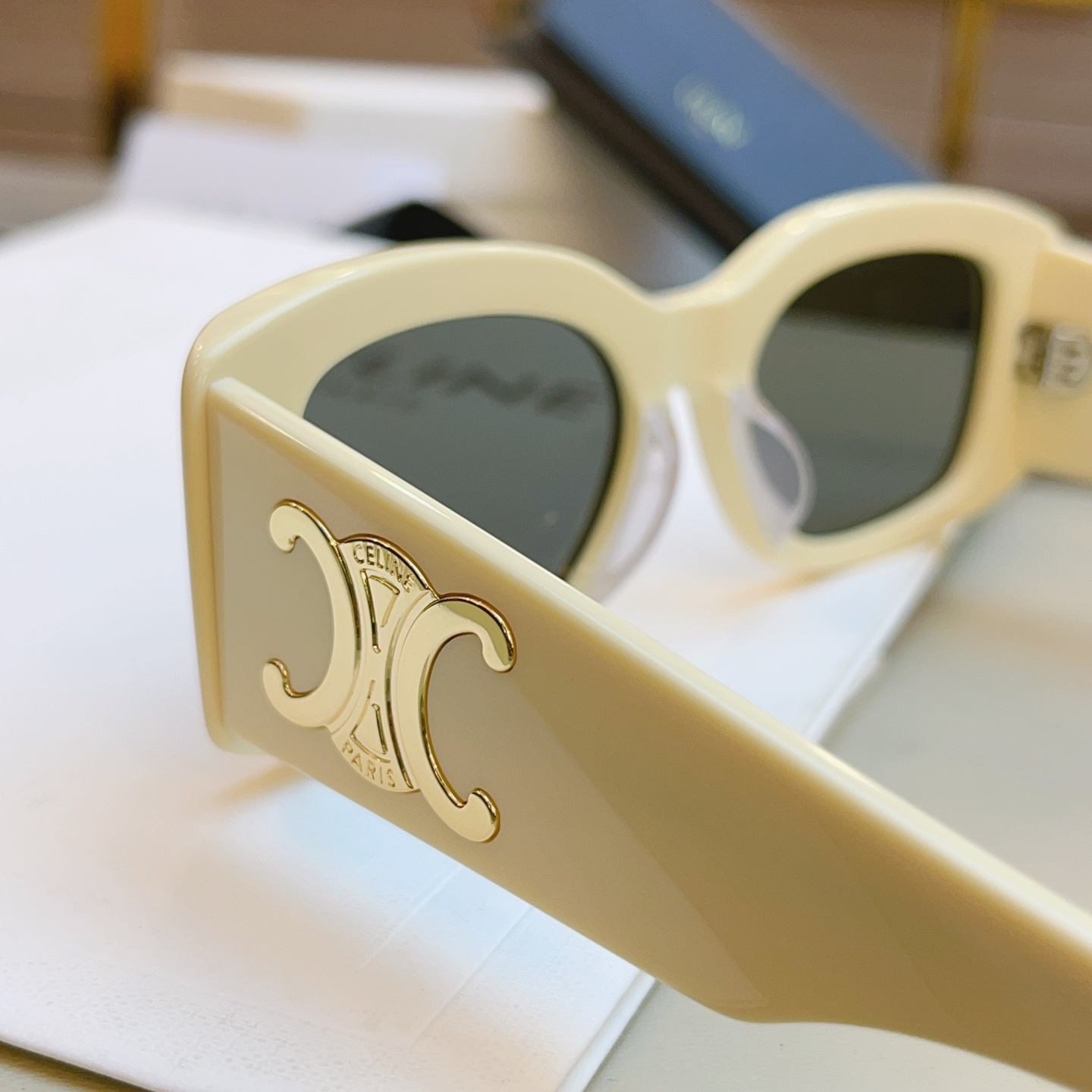，【CELIN*】赛*琳新款太阳镜， 原单高品质，MODELCL40282U ，SIZE 53口18-1