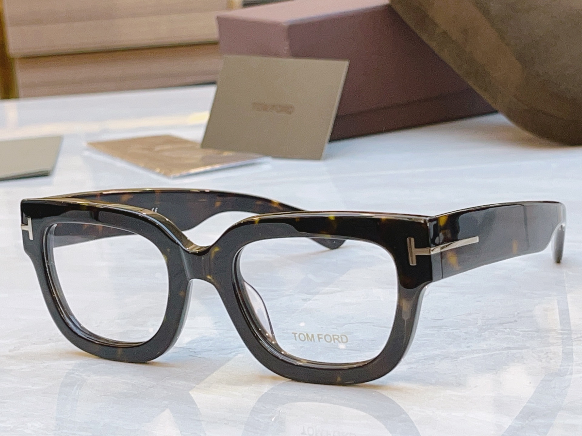 ，【TOM FOR*】汤姆*福特新款眼镜架，MODEL：TF5635-B，SIZE：52口20-145