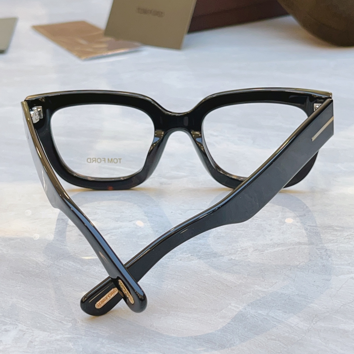 ，【TOM FOR*】汤姆*福特新款眼镜架，MODEL：TF5635-B，SIZE：52口20-145