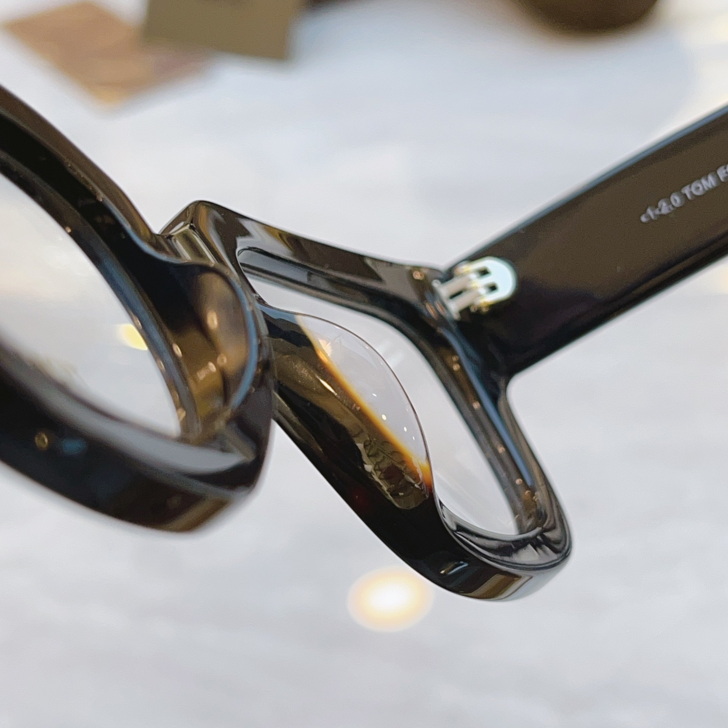 ，【TOM FOR*】汤姆*福特新款眼镜架，MODEL：TF5635-B，SIZE：52口20-145