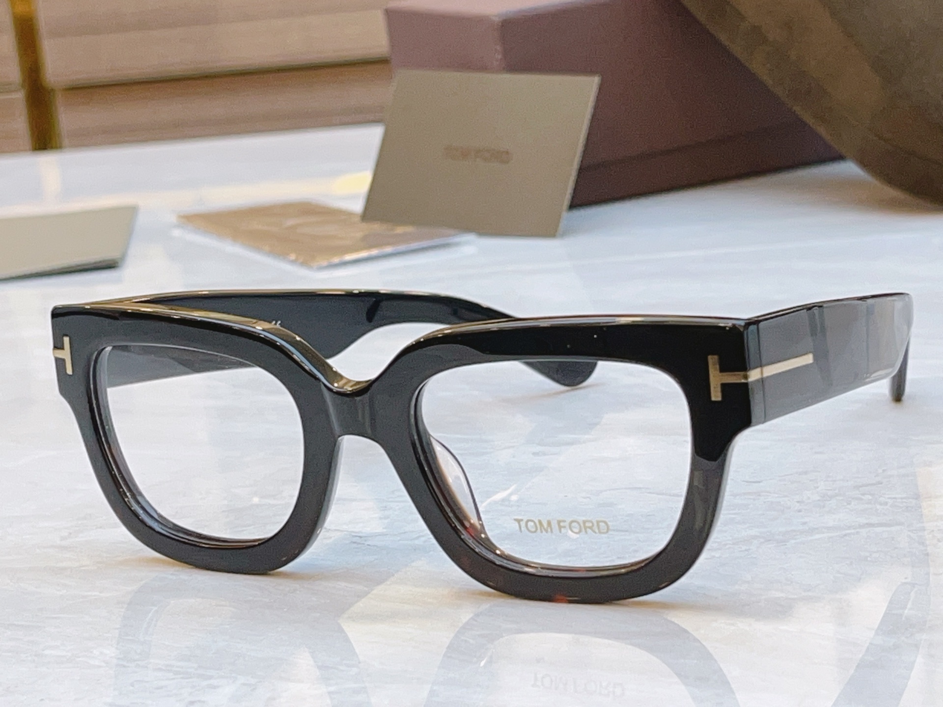 ，【TOM FOR*】汤姆*福特新款眼镜架，MODEL：TF5635-B，SIZE：52口20-145