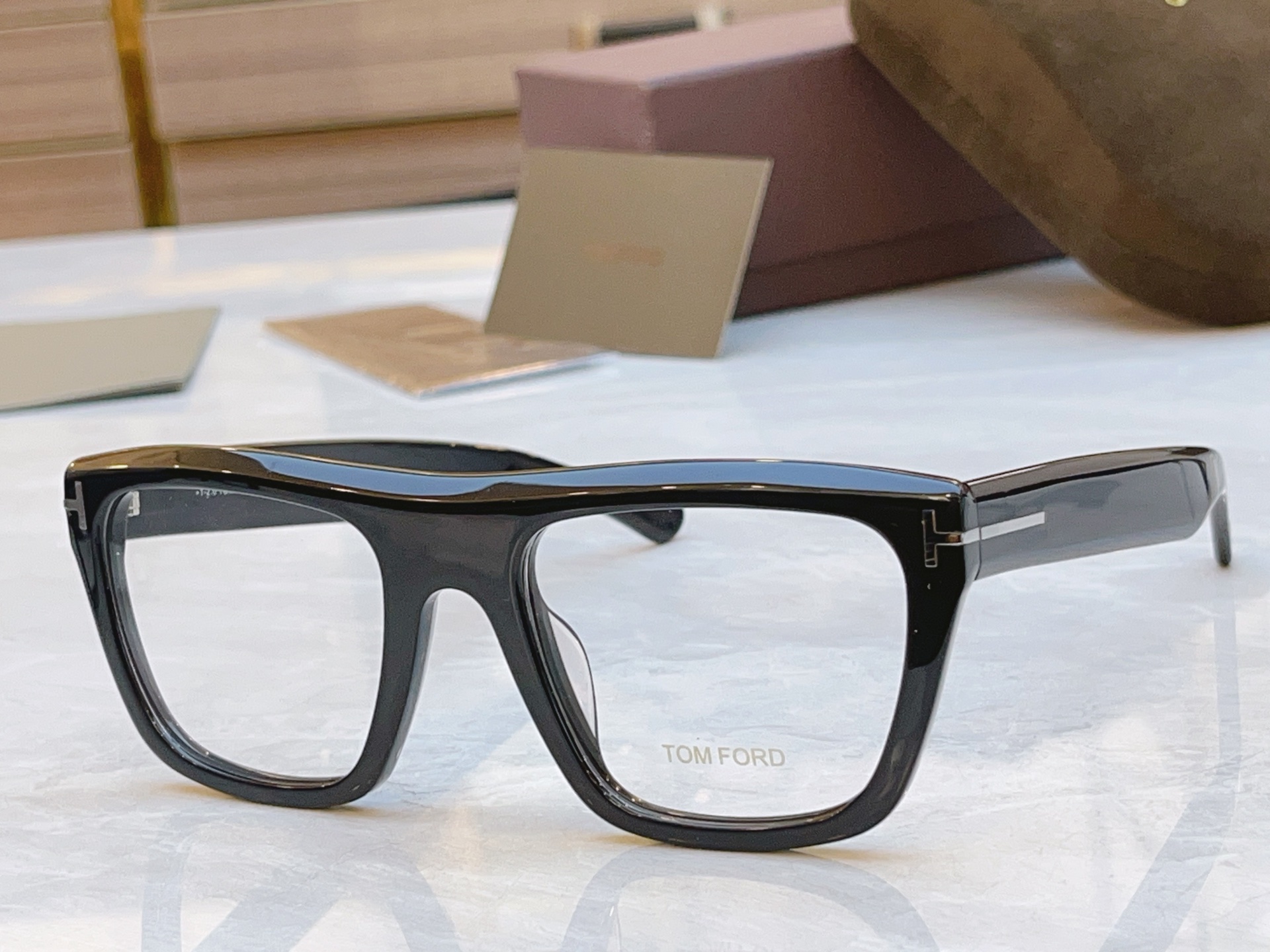 ，【TOM FOR*】汤姆*福特新款眼镜架，MODEL：TF1077-N，SIZE：54口22-145