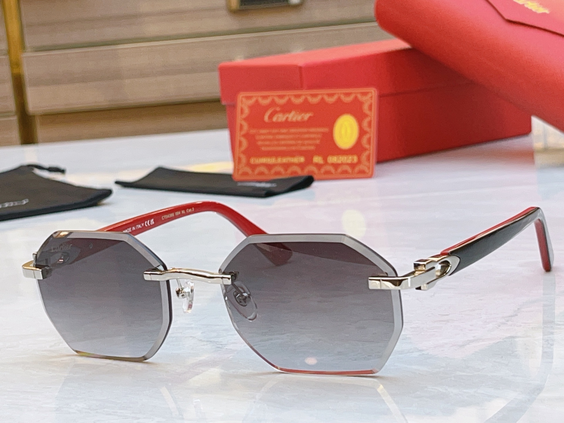 ，【CARTIE*】卡地*亚新款太阳镜，CT0493S，size57口21-145