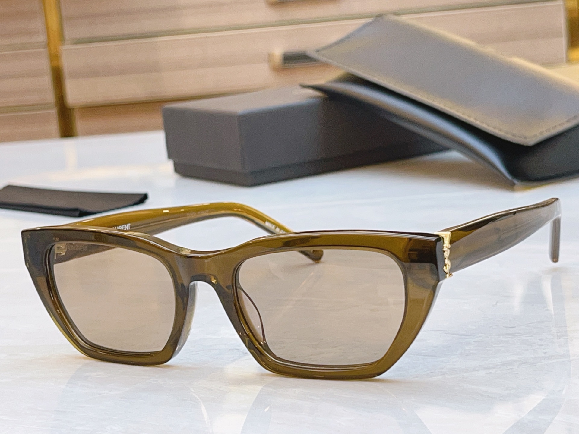 ，【SAINT LAUREN*】圣罗*兰新款太阳镜🕶️🕶️，MODEL：SL M127/F，SIZE：5