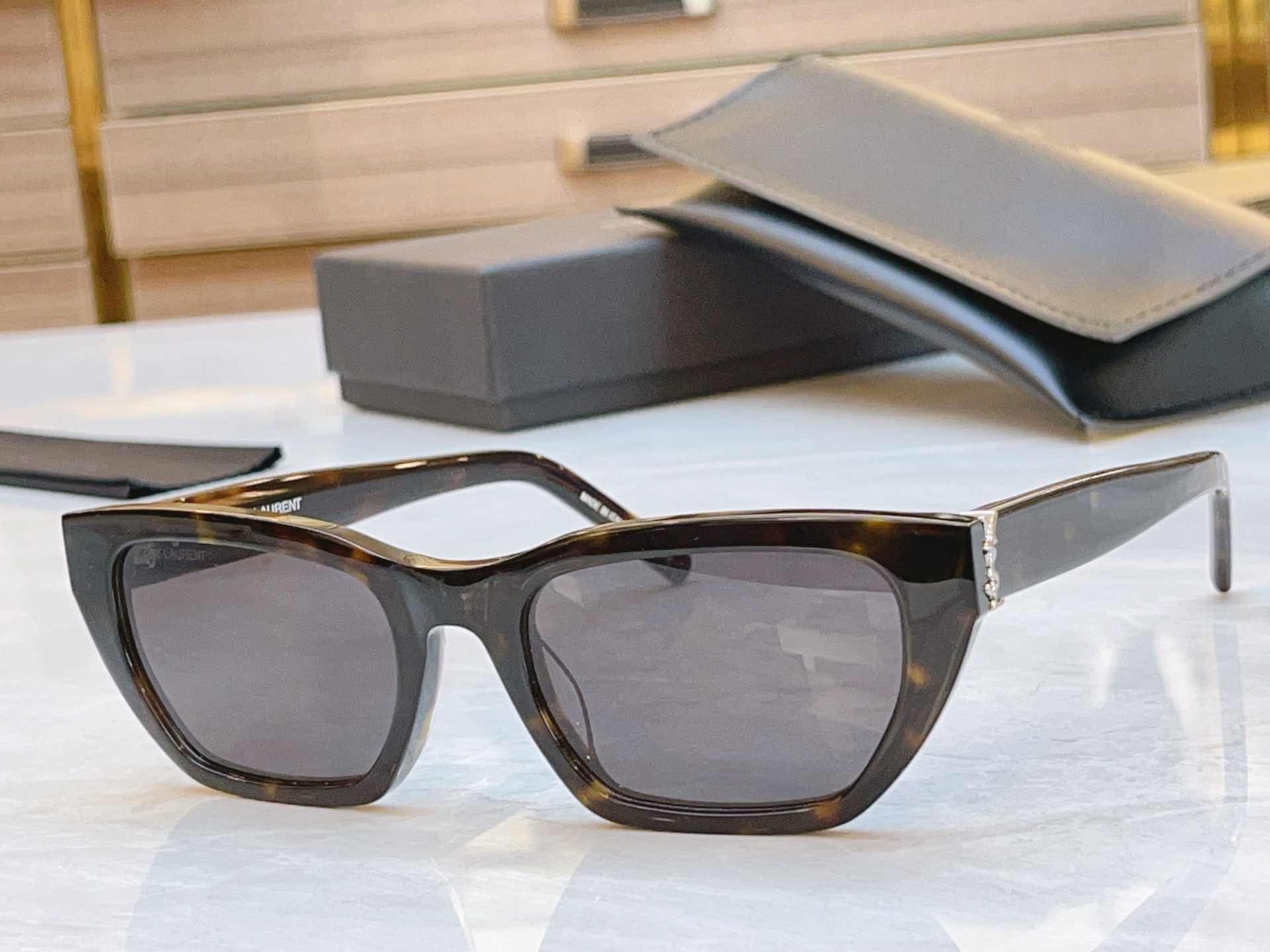 ，【SAINT LAUREN*】圣罗*兰新款太阳镜🕶️🕶️，MODEL：SL M127/F，SIZE：5