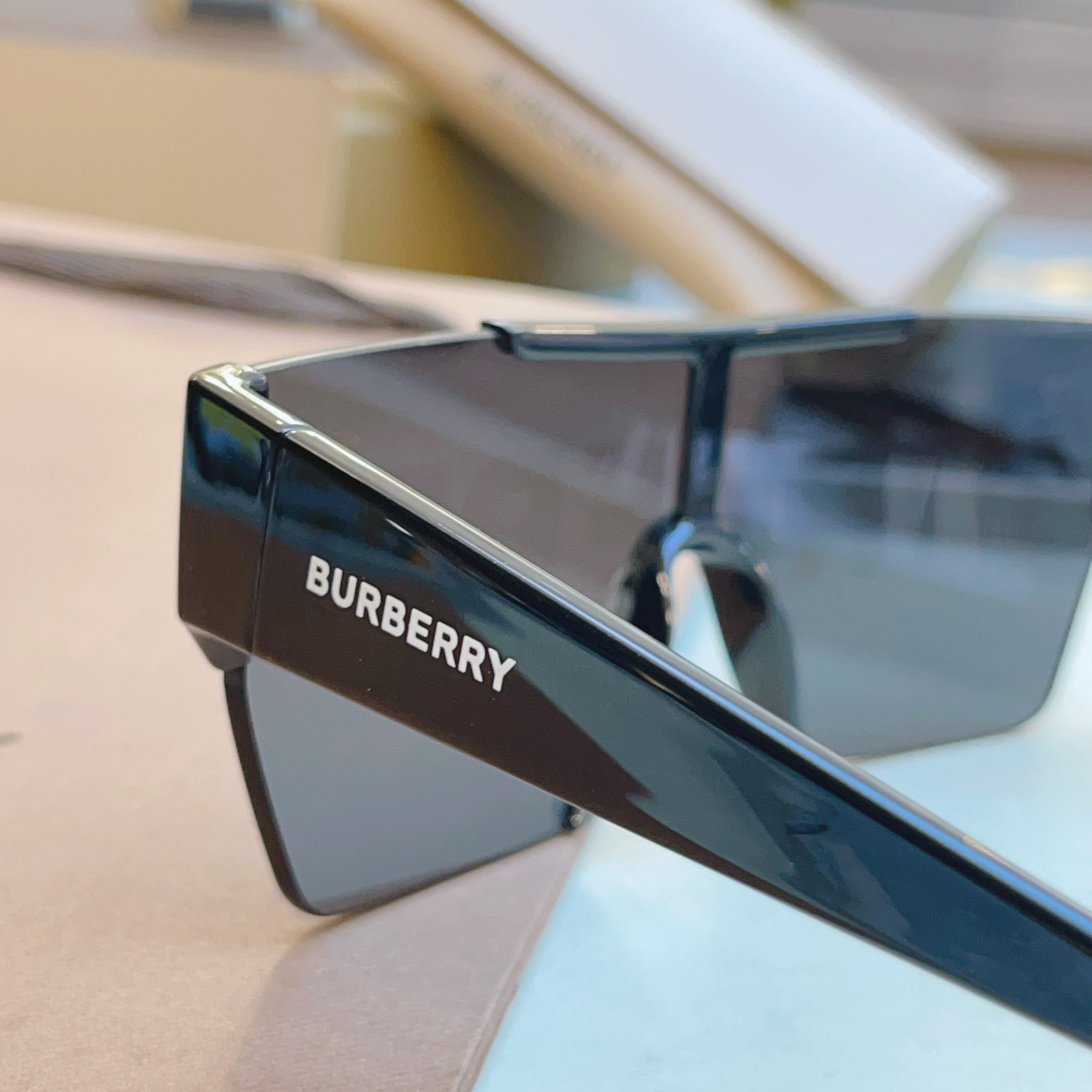 【BURBER*】巴宝*莉 BE4291 男女款连体片太阳眼镜🕶国际大牌范✨✨意大利进口材料制造‼官网同