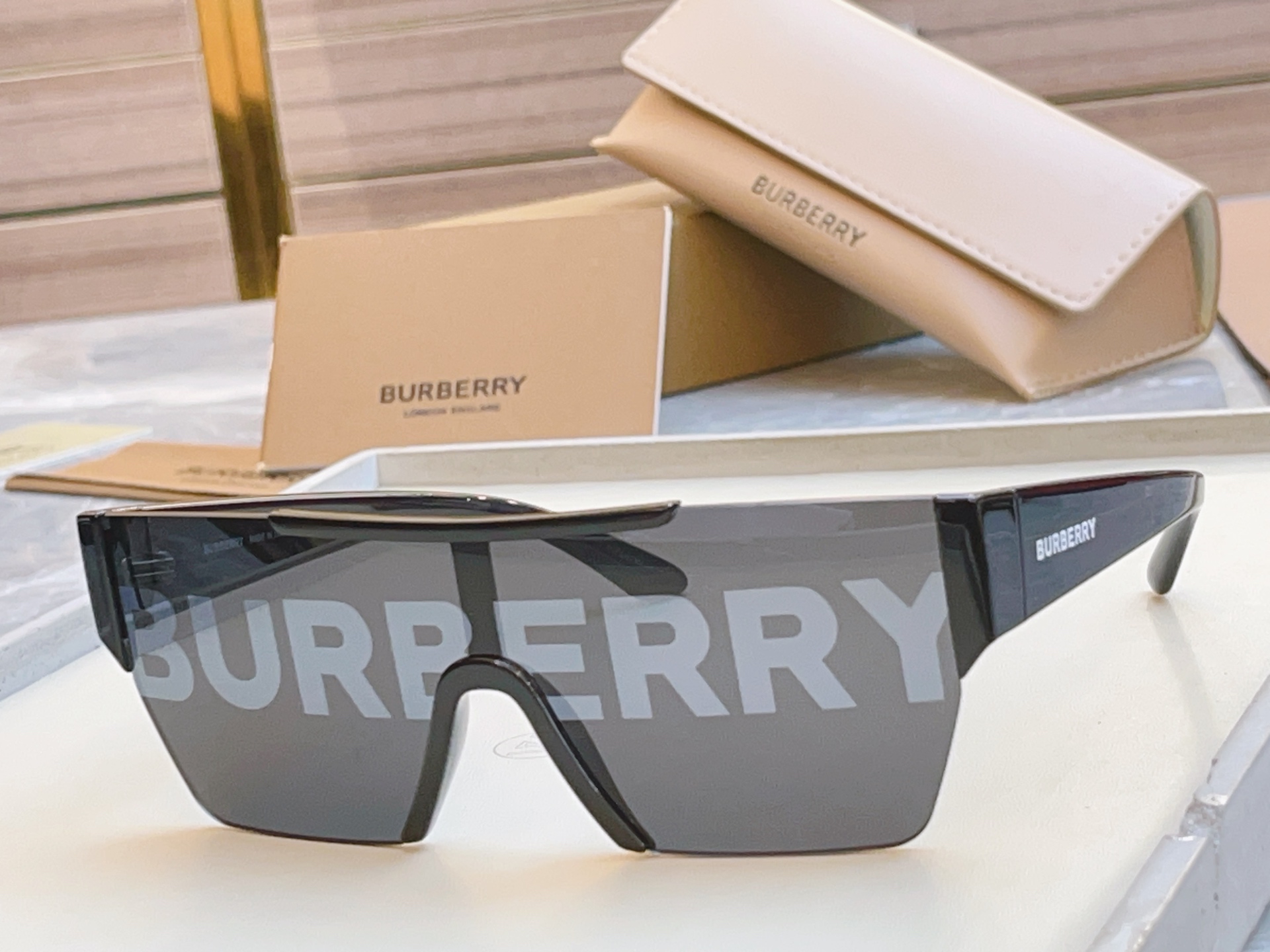 【BURBER*】巴宝*莉 BE4291 男女款连体片太阳眼镜🕶国际大牌范✨✨意大利进口材料制造‼官网同