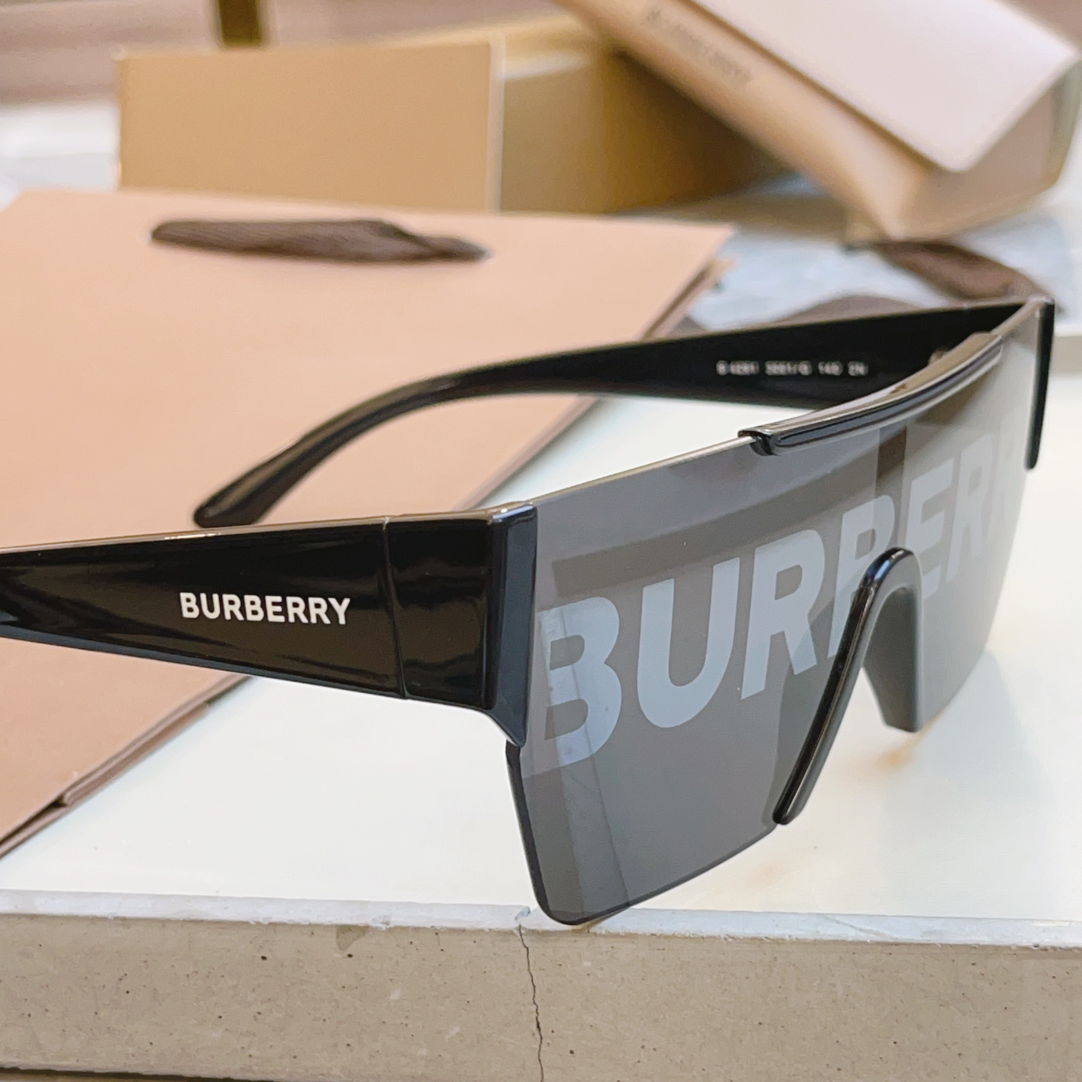 【BURBER*】巴宝*莉 BE4291 男女款连体片太阳眼镜🕶国际大牌范✨✨意大利进口材料制造‼官网同