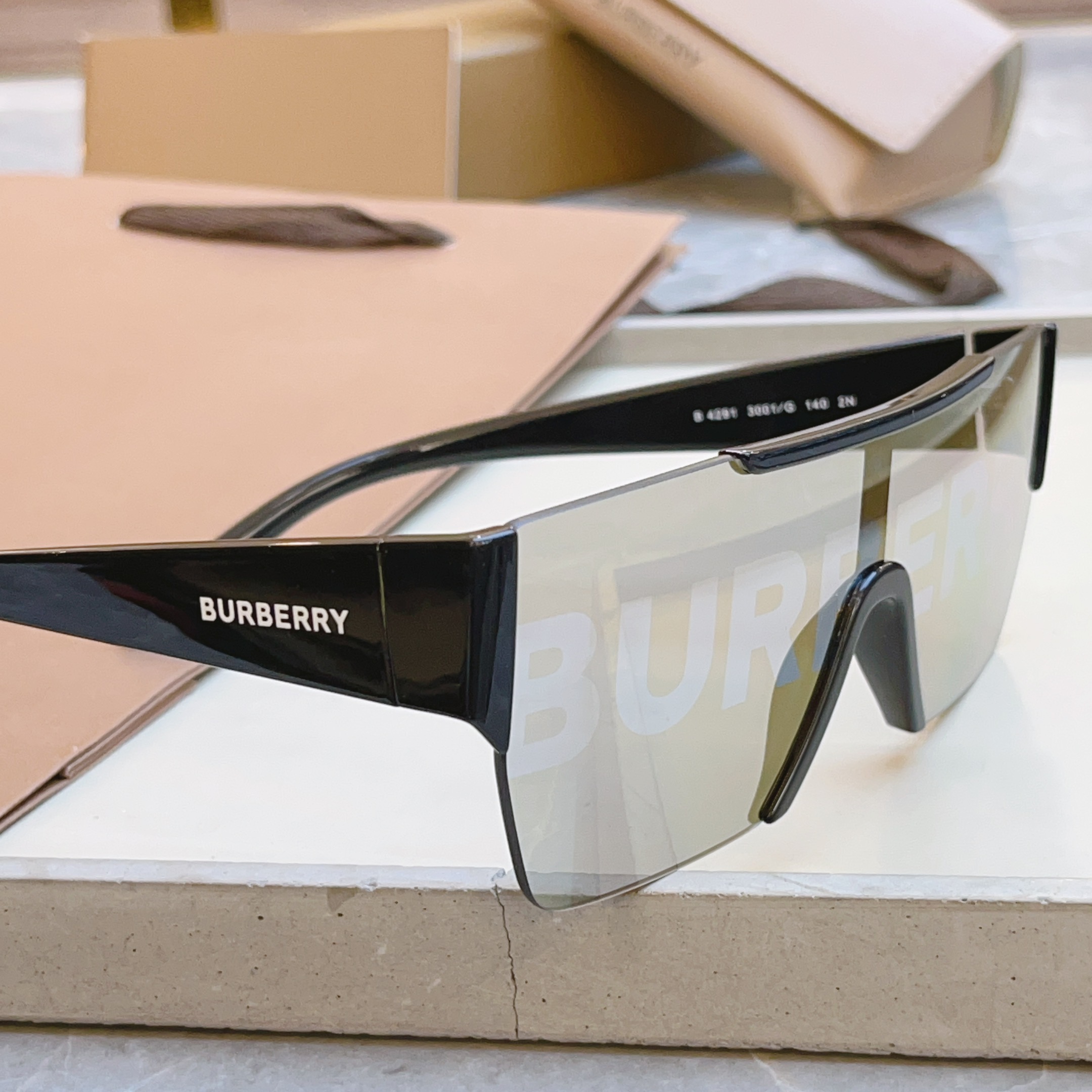 【BURBER*】巴宝*莉 BE4291 男女款连体片太阳眼镜🕶国际大牌范✨✨意大利进口材料制造‼官网同