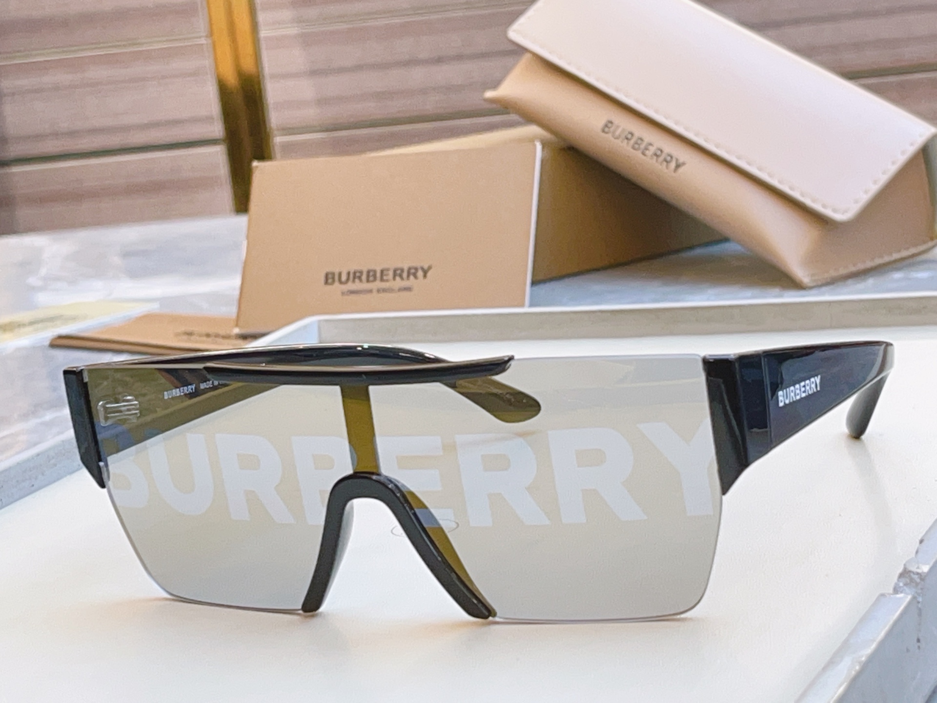 【BURBER*】巴宝*莉 BE4291 男女款连体片太阳眼镜🕶国际大牌范✨✨意大利进口材料制造‼官网同