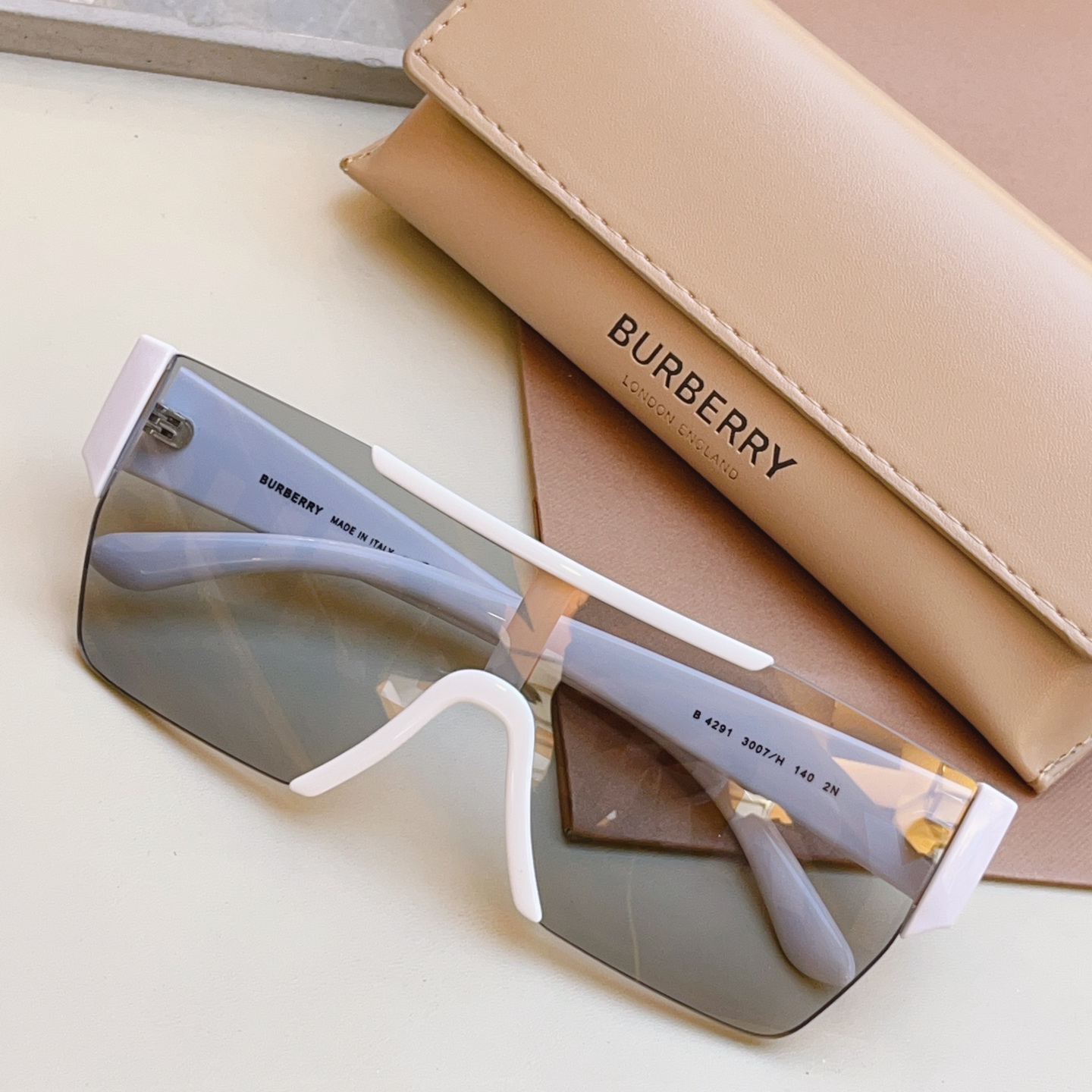 【BURBER*】巴宝*莉 BE4291 男女款连体片太阳眼镜🕶国际大牌范✨✨意大利进口材料制造‼官网同