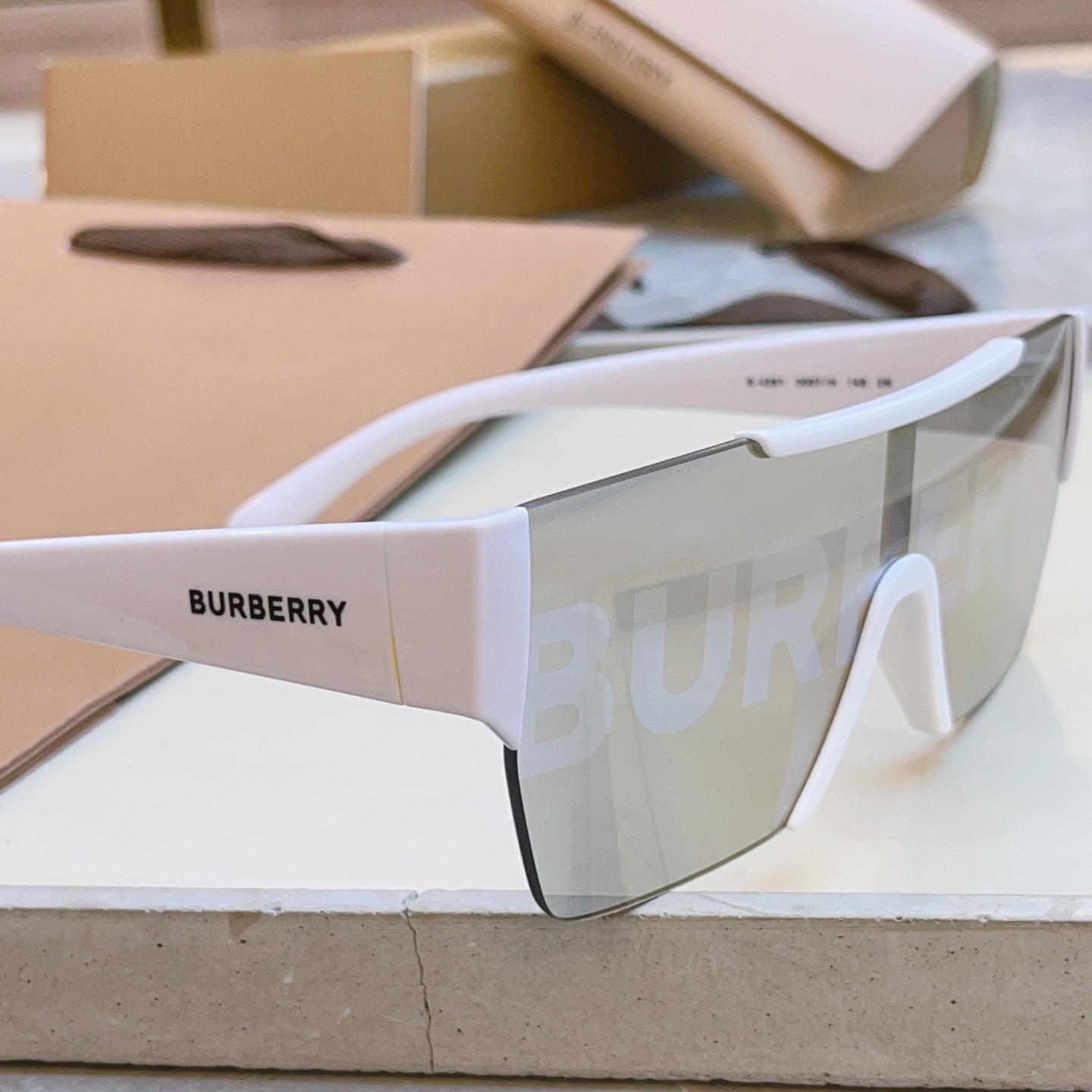 【BURBER*】巴宝*莉 BE4291 男女款连体片太阳眼镜🕶国际大牌范✨✨意大利进口材料制造‼官网同