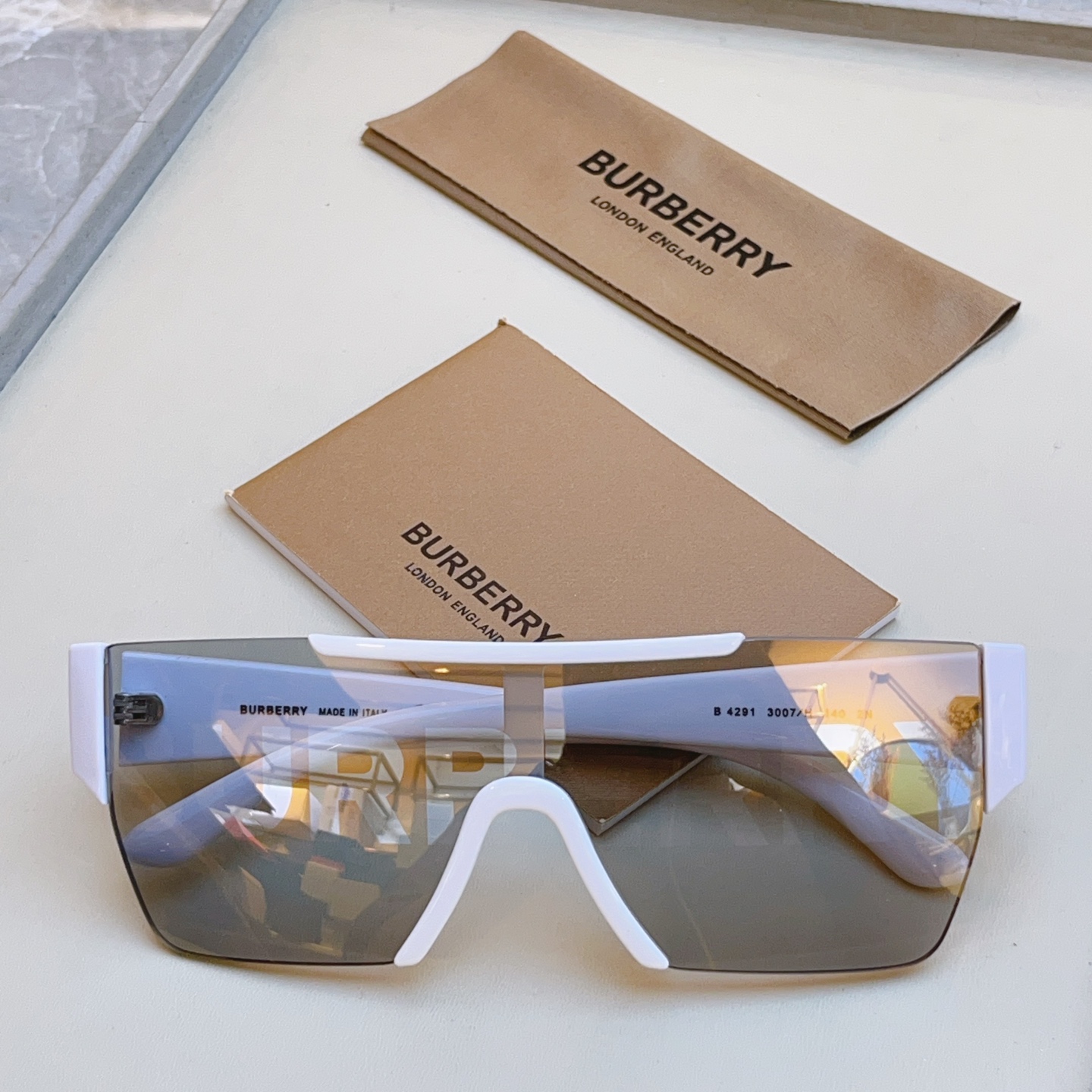 【BURBER*】巴宝*莉 BE4291 男女款连体片太阳眼镜🕶国际大牌范✨✨意大利进口材料制造‼官网同