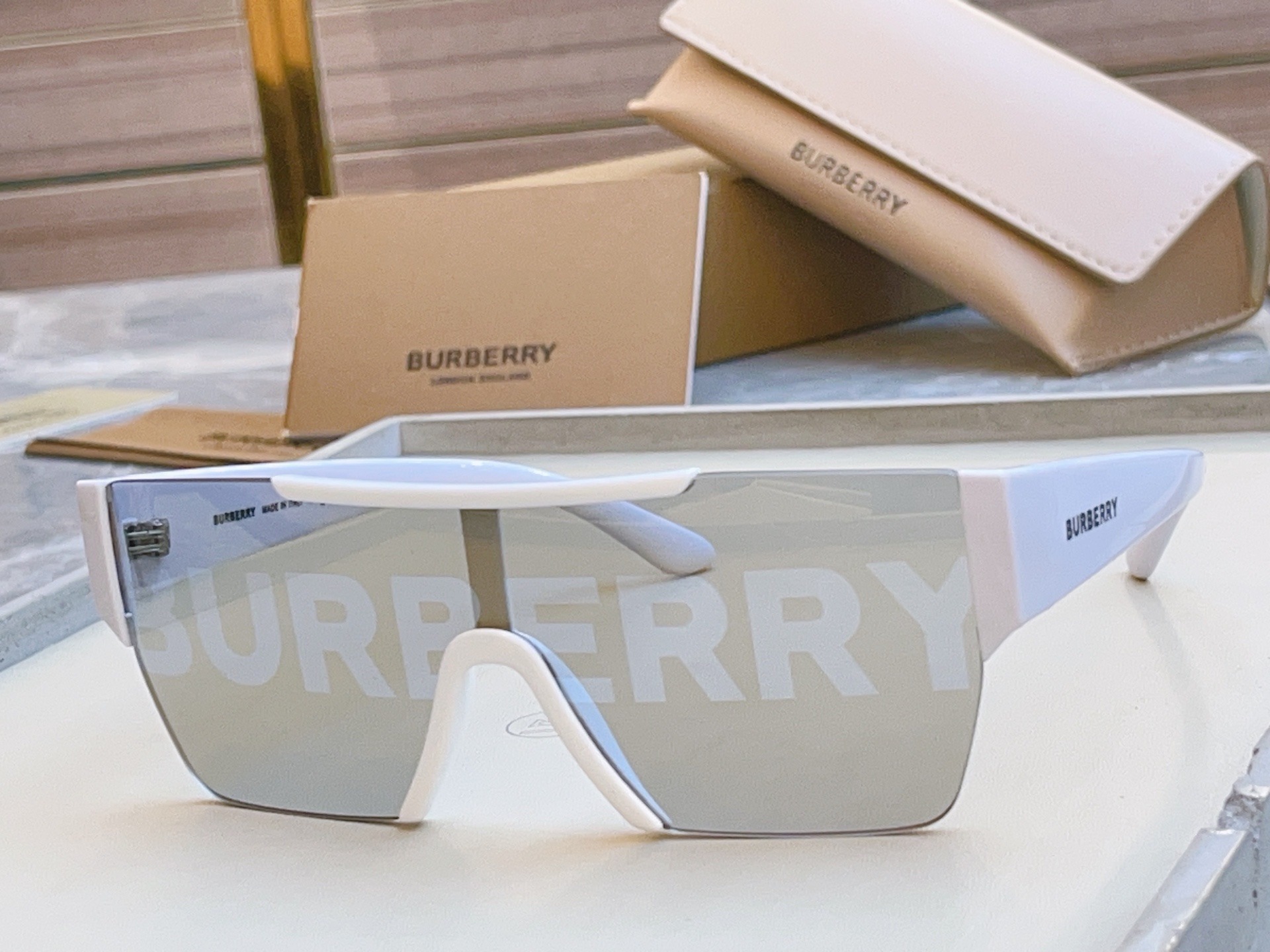 【BURBER*】巴宝*莉 BE4291 男女款连体片太阳眼镜🕶国际大牌范✨✨意大利进口材料制造‼官网同